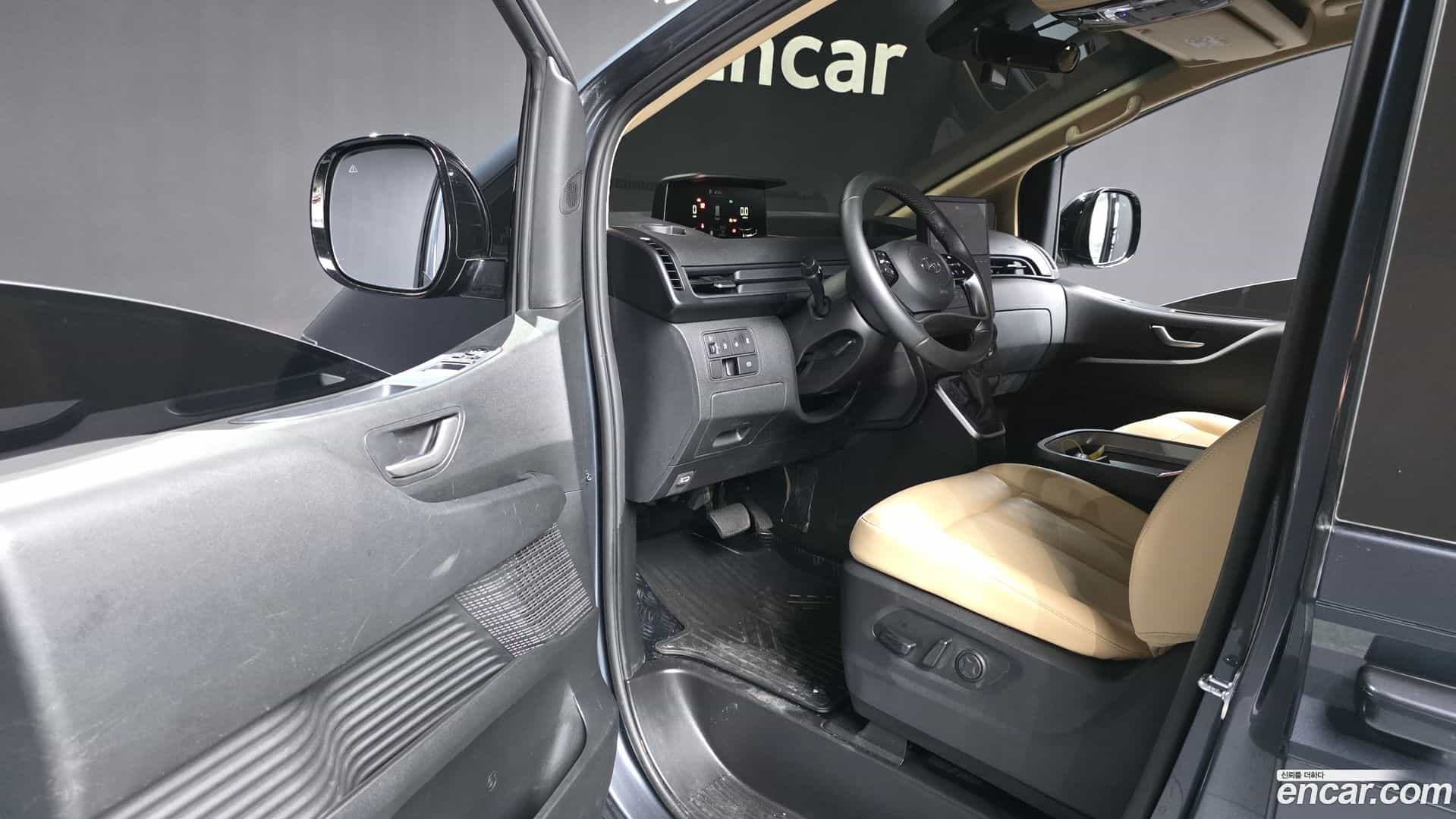 Staria Hyundai 2023.10-INNER-010