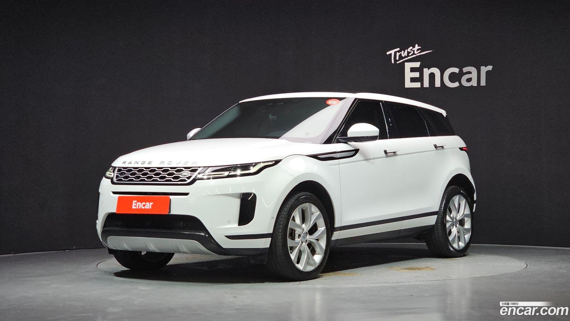 Main__Slider__Photo:Range Rover Evoque Land Rover 2020.2-0