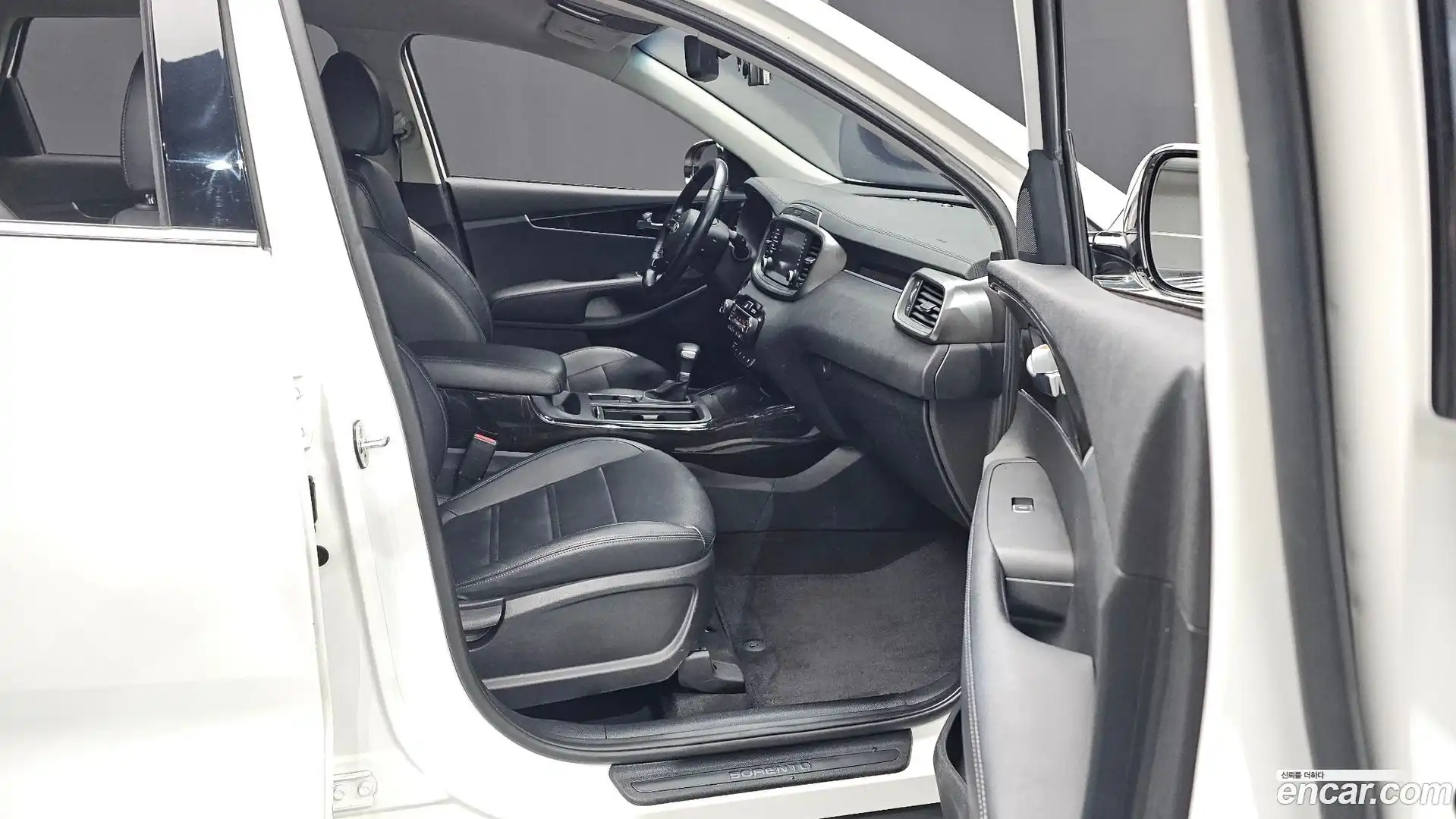 Sorento Kia 2017.8-OPTION-015