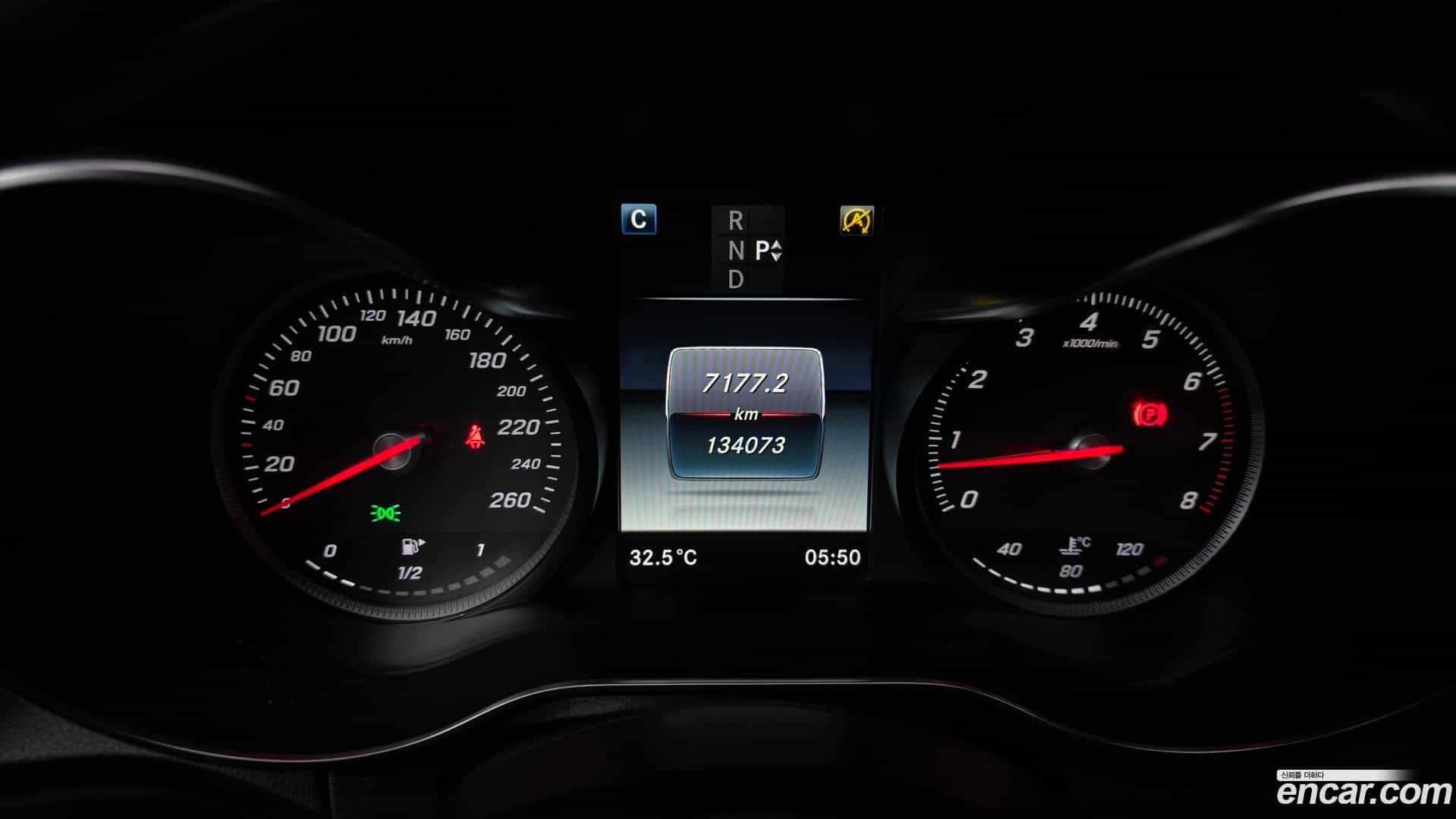 C-Class Mercedes-Benz 2016.4-INNER-008