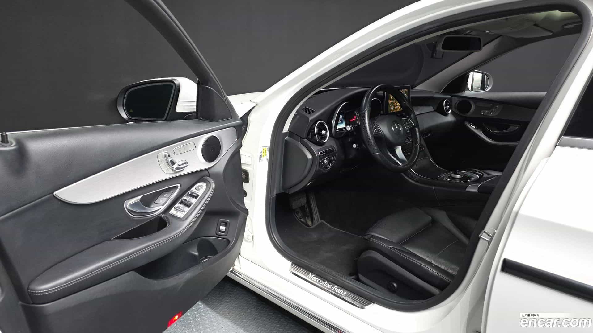 C-Class Mercedes-Benz 2016.4-INNER-010
