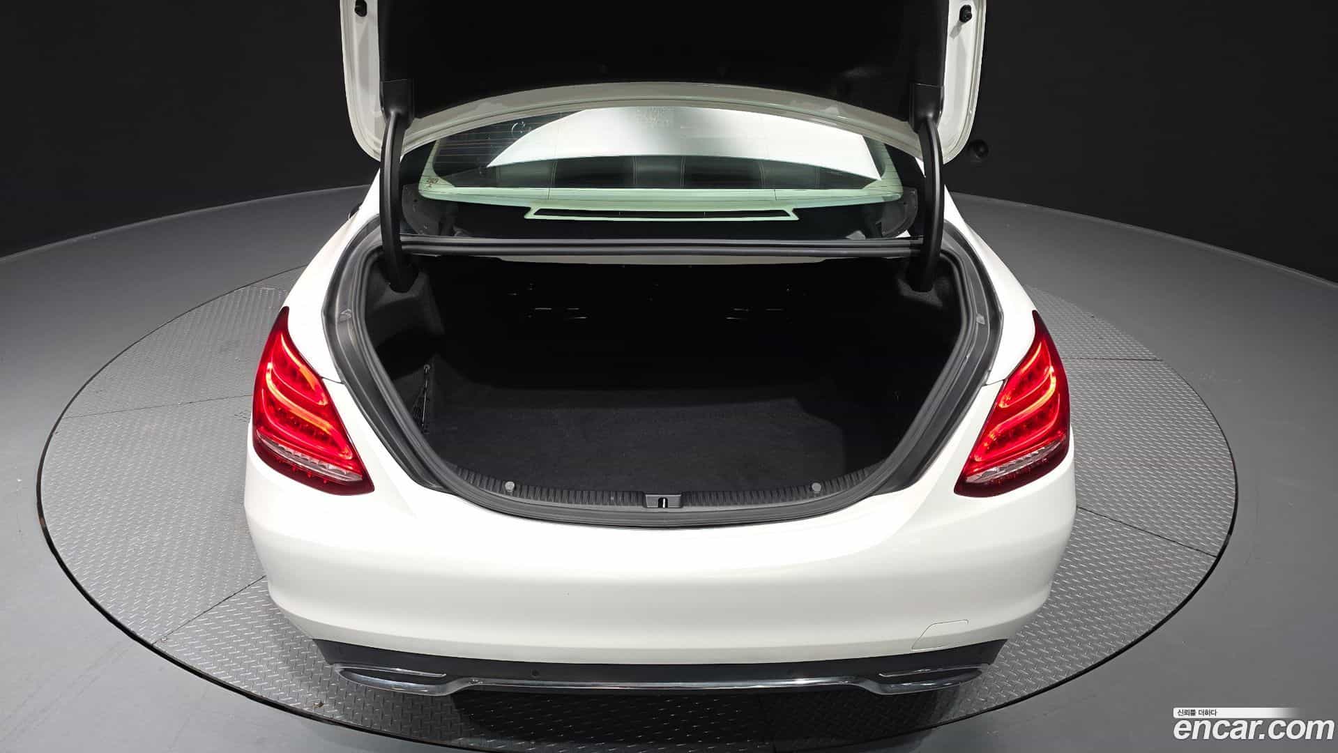 C-Class Mercedes-Benz 2016.4-OPTION-024