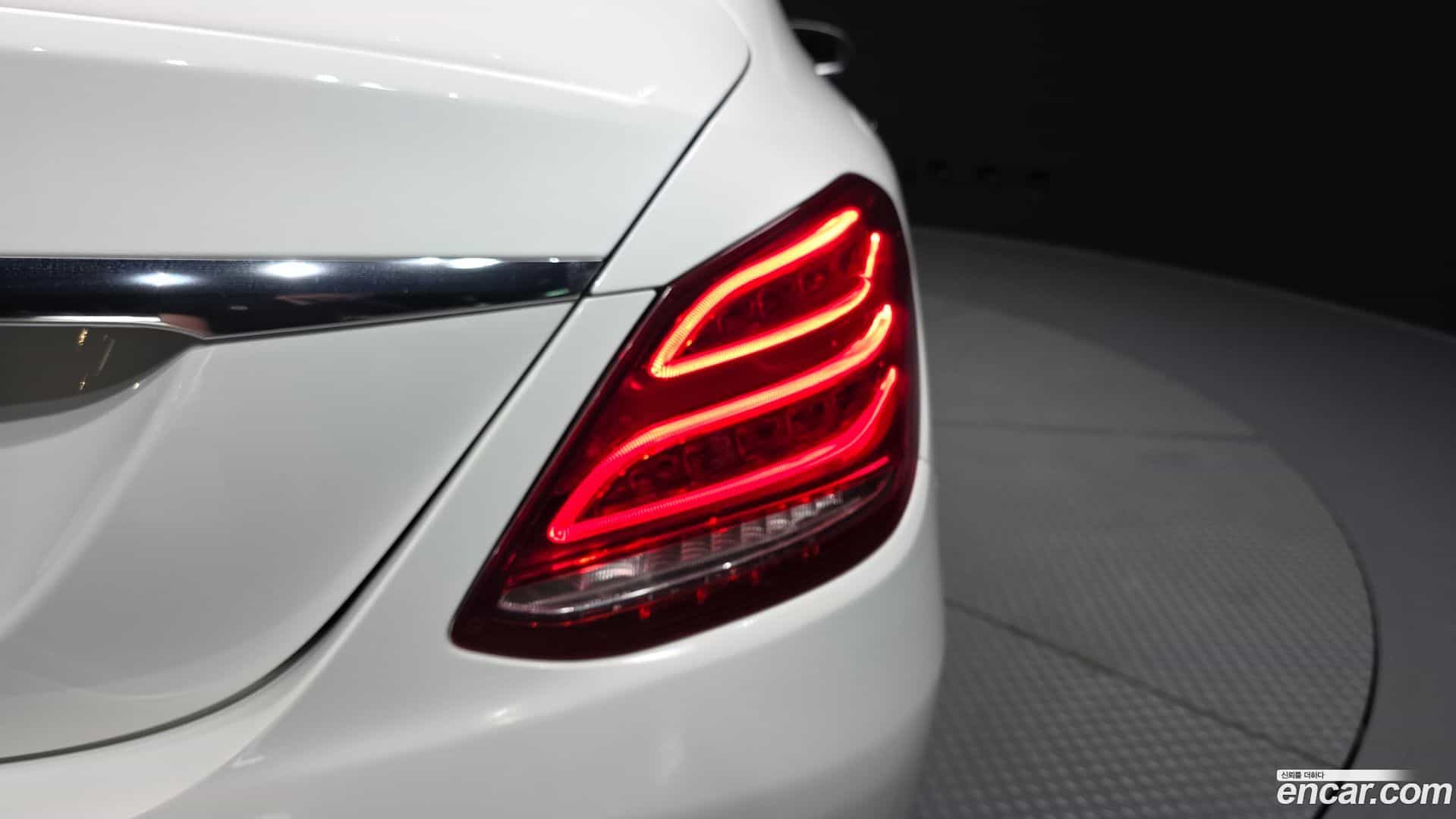 C-Class Mercedes-Benz 2016.4-OUTER-033