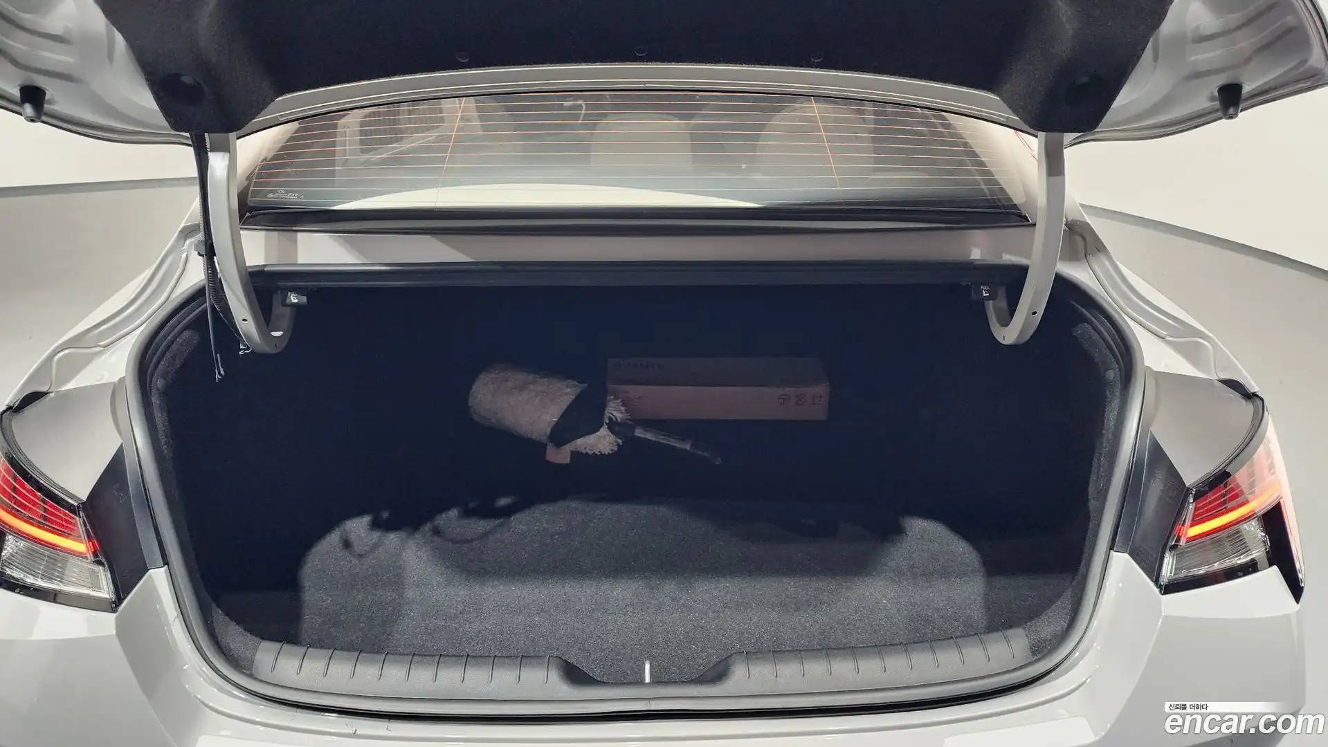 AVANTE Hyundai 2023.0-OPTION-022