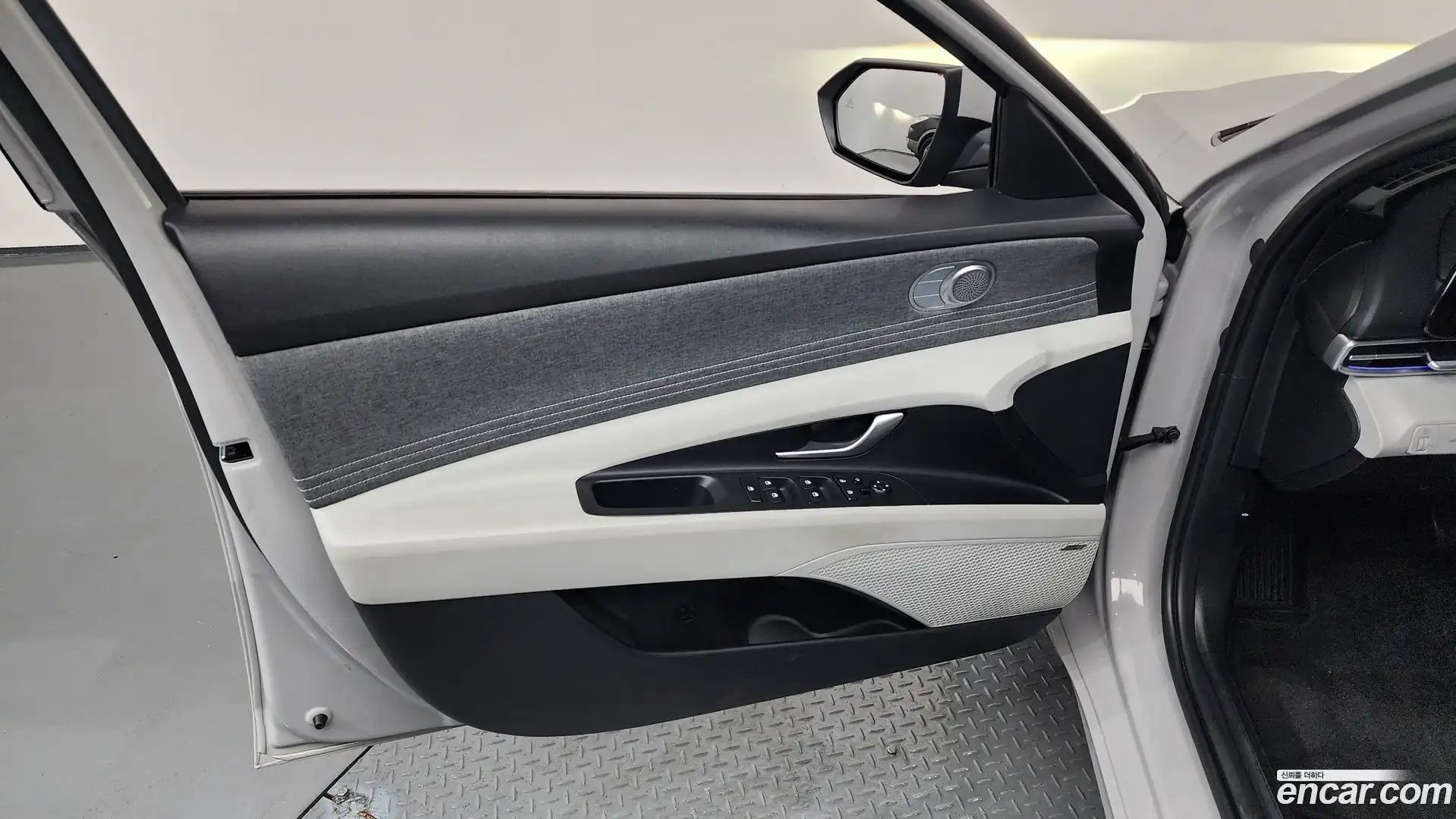AVANTE Hyundai 2023.0-INNER-034