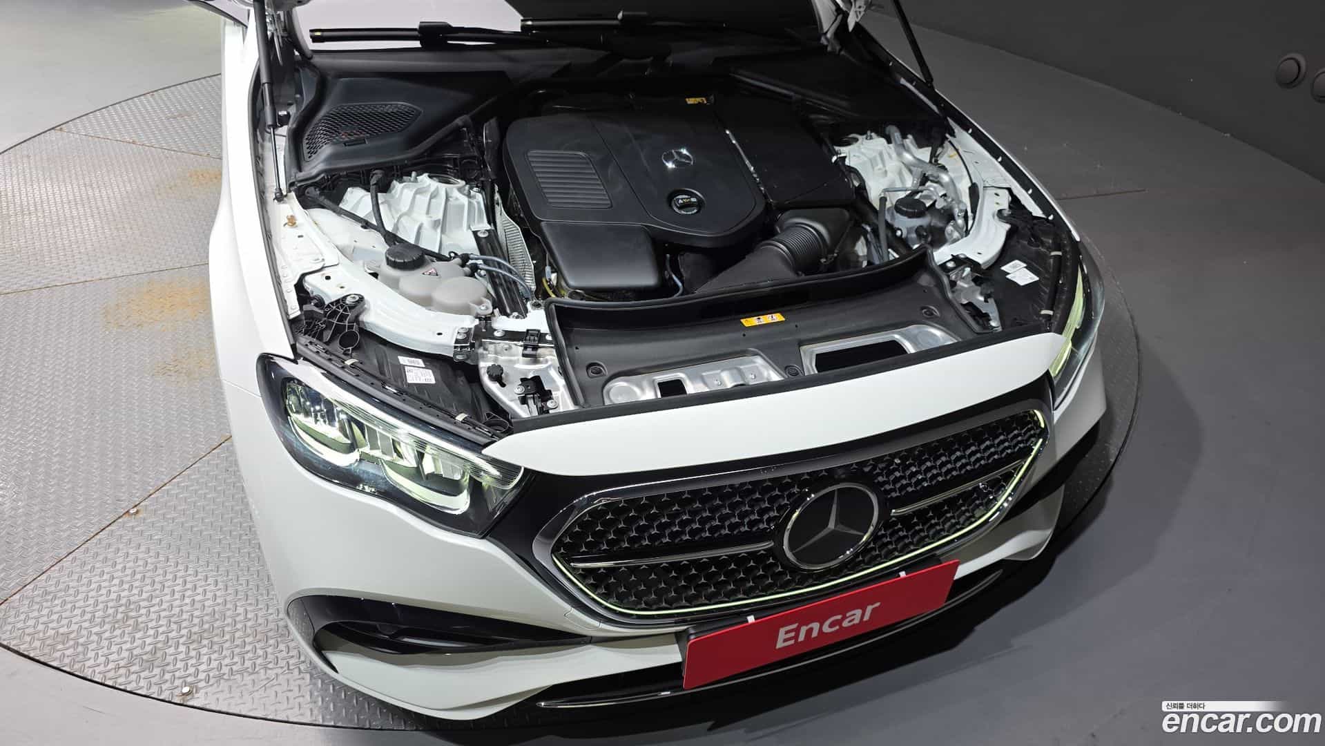 E-Class Mercedes-Benz 2025.10-OUTER-006