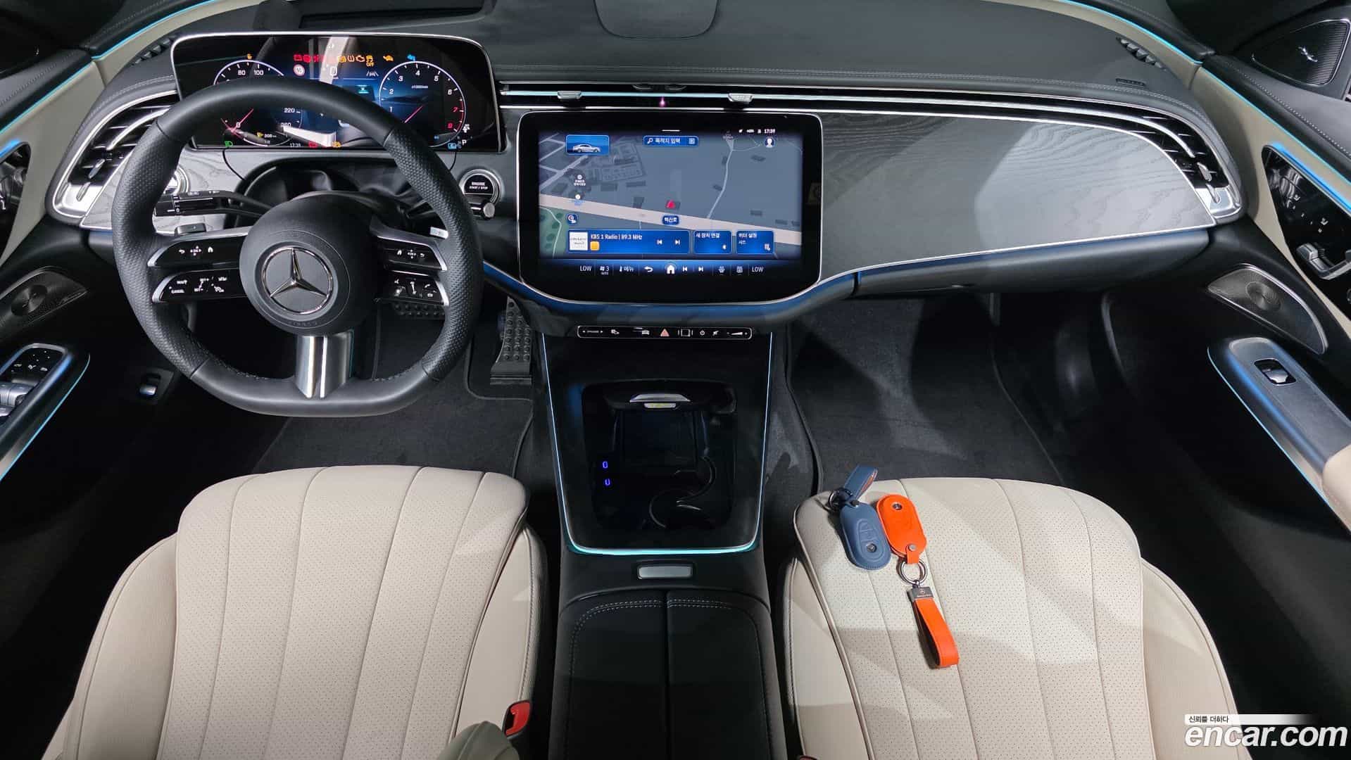 E-Class Mercedes-Benz 2025.10-INNER-007