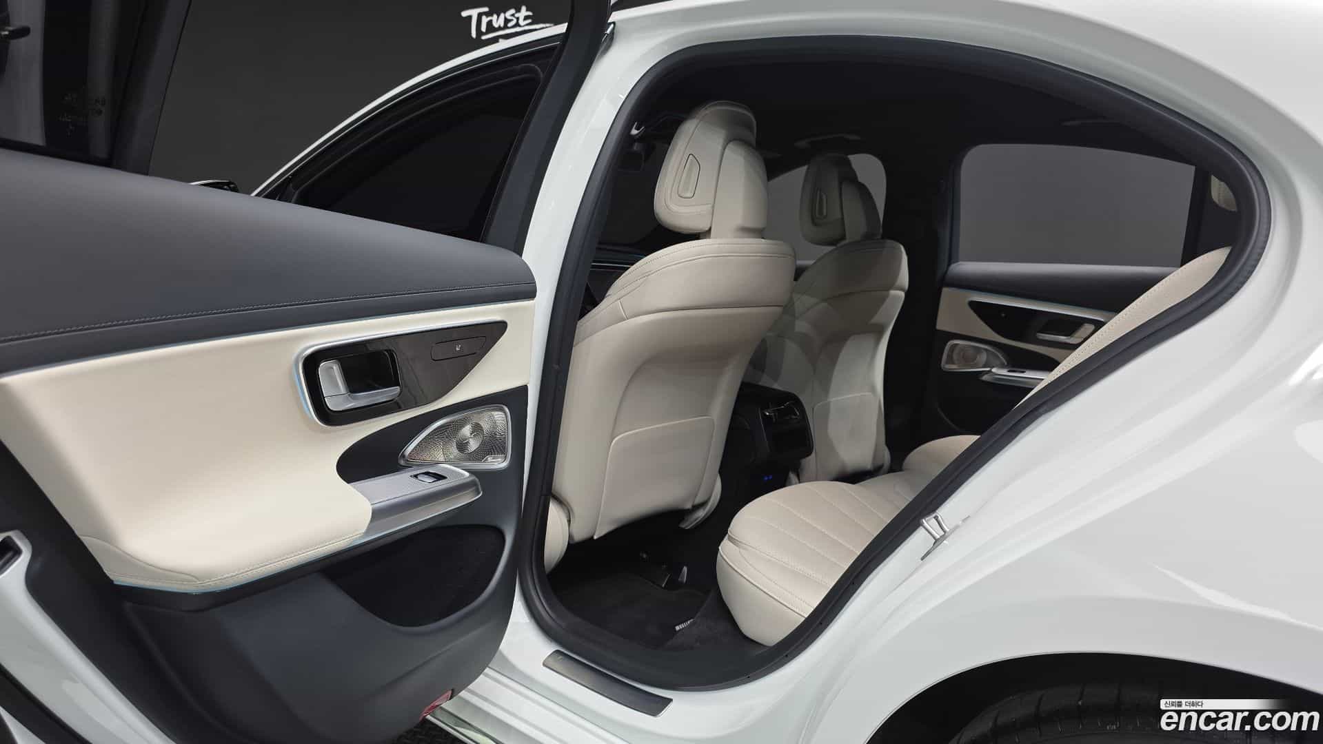 E-Class Mercedes-Benz 2025.10-OPTION-019