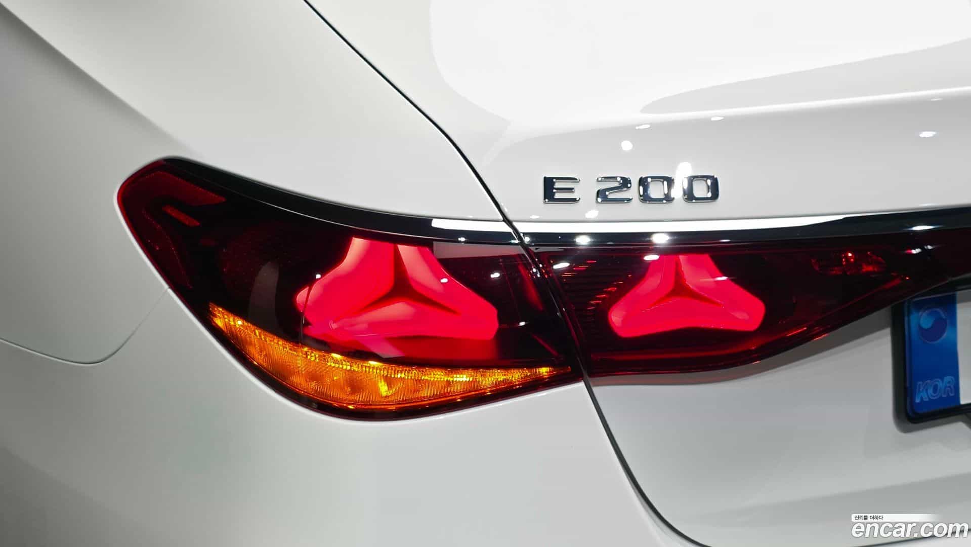 E-Class Mercedes-Benz 2025.10-OUTER-033