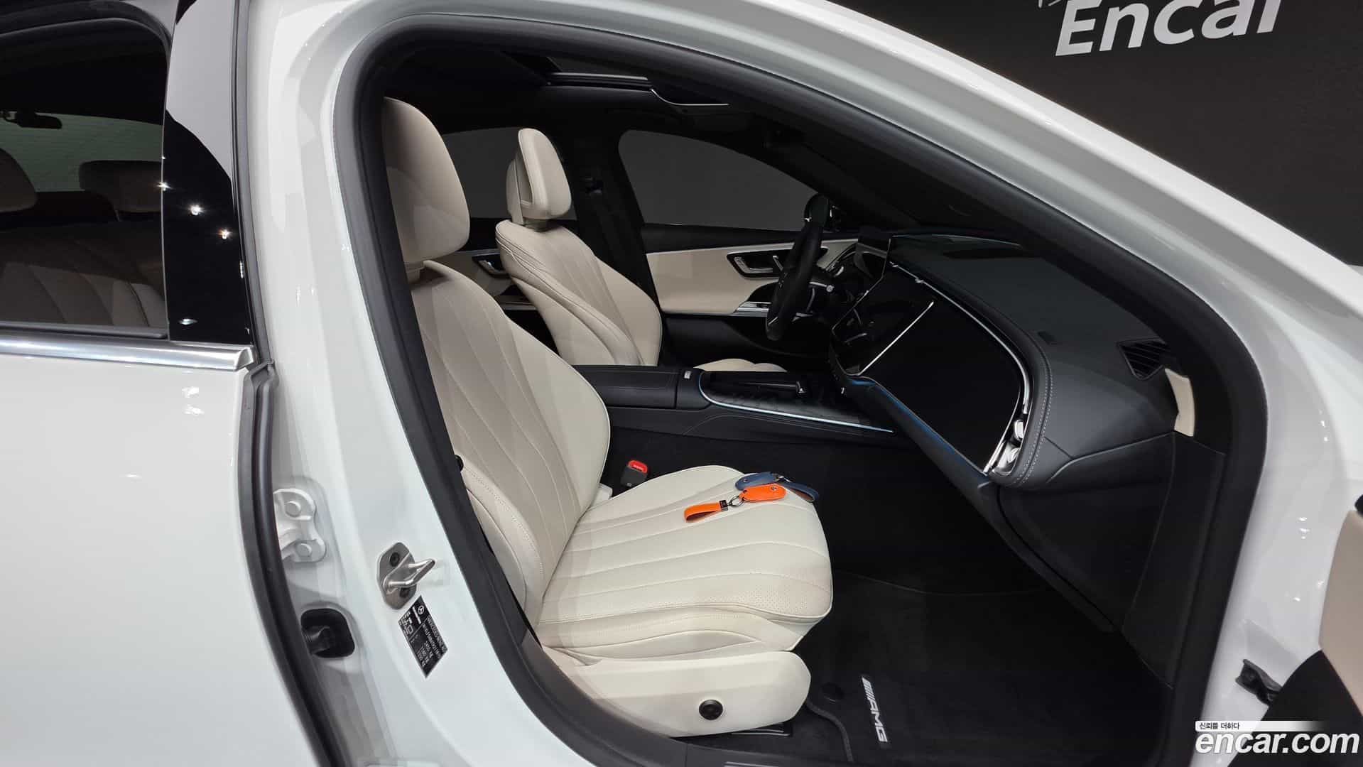 E-Class Mercedes-Benz 2025.10-INNER-036