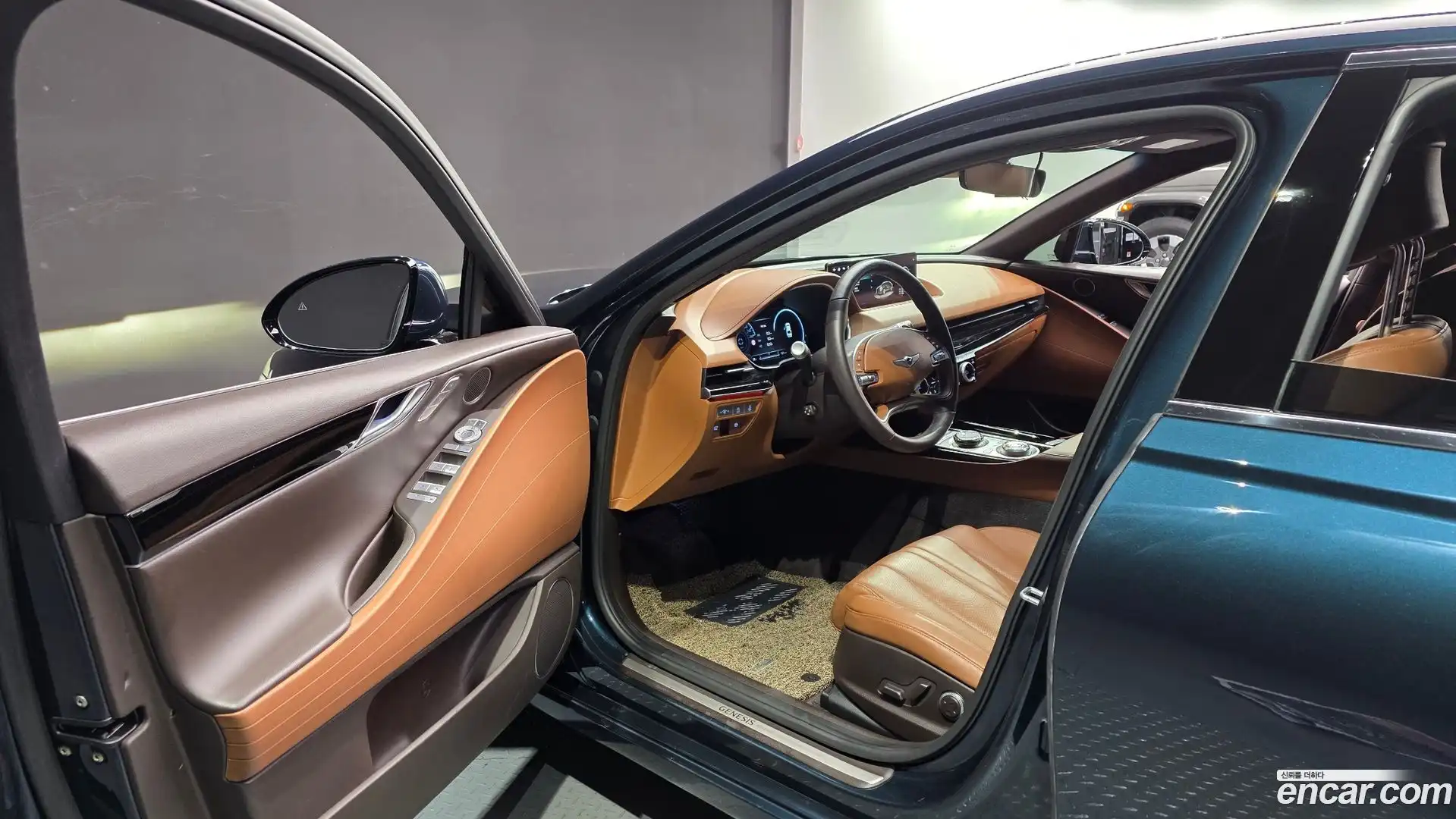 G80 Genesis 2023.1-INNER-010