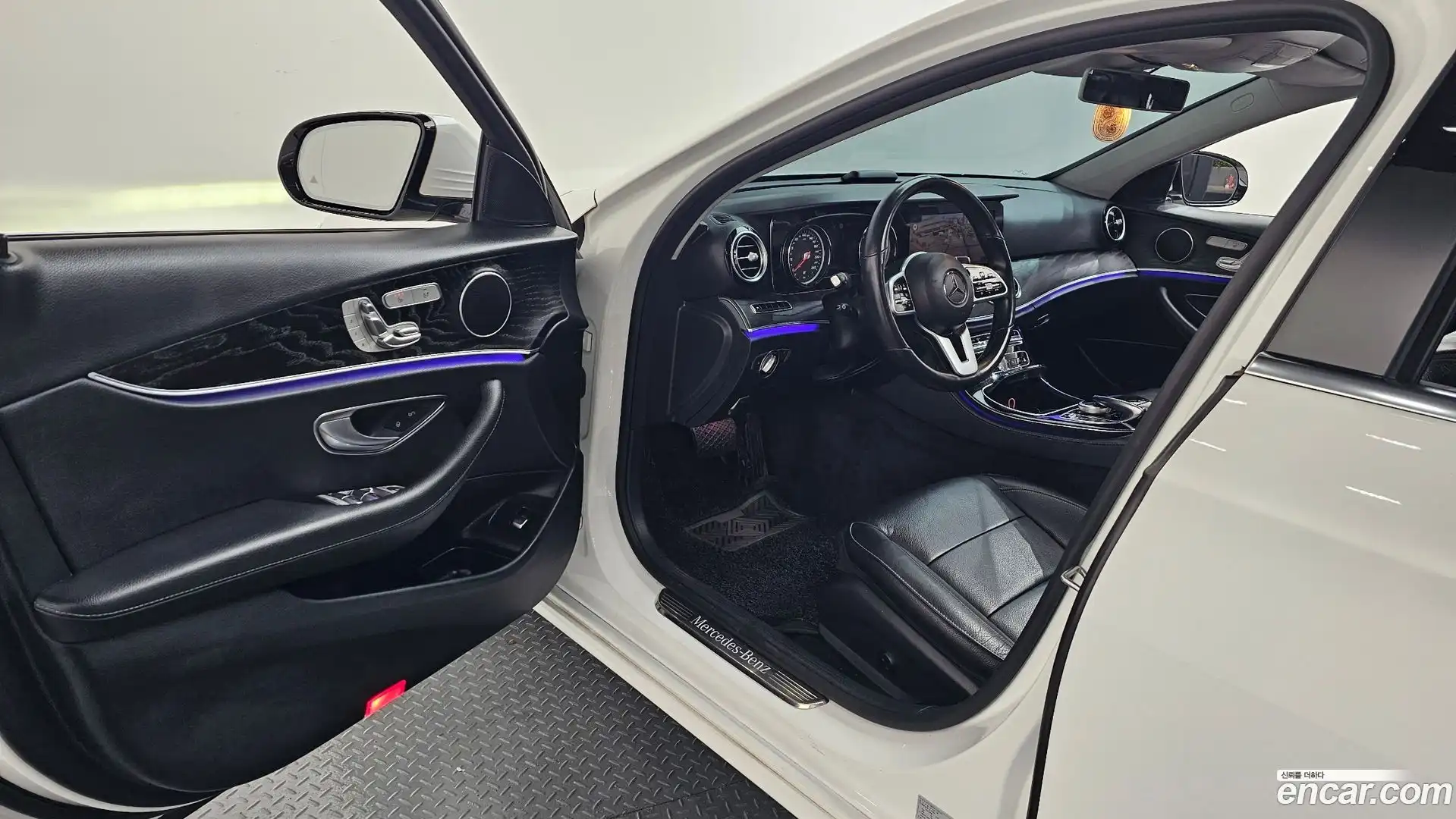 E-Class Mercedes-Benz 2020.6-INNER-010