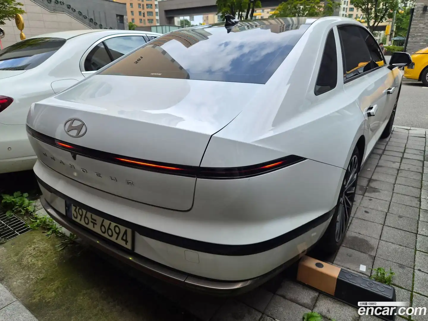 Grandeur Hyundai 2023.10-OUTER-005