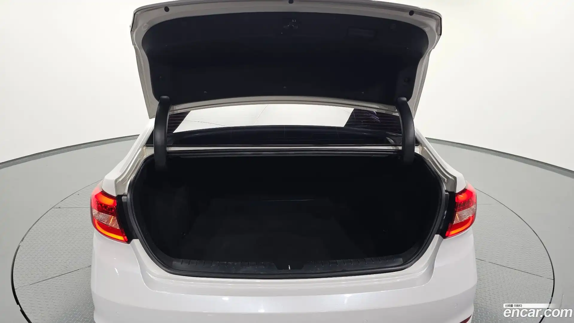 Sonata Hyundai 2016.6-OPTION-046