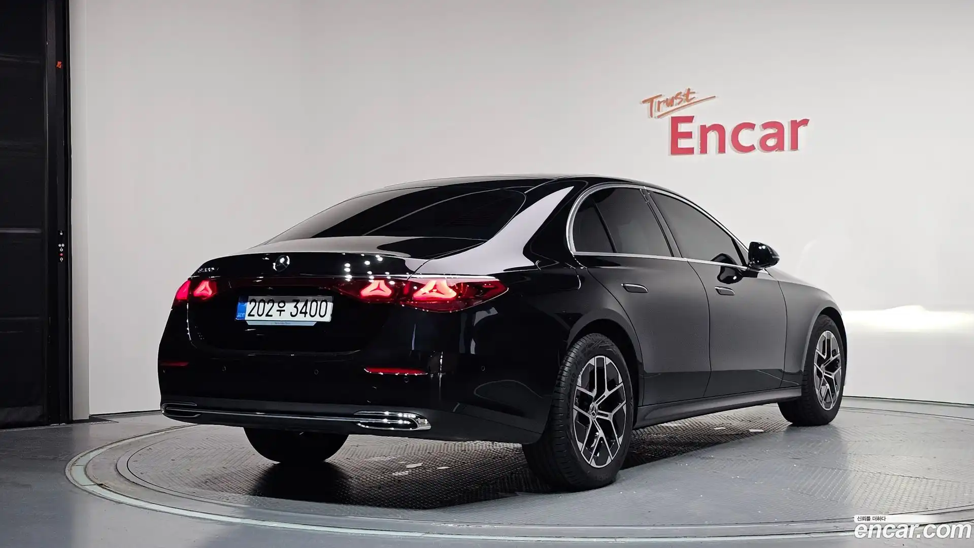 E-Class Mercedes-Benz 2025.11-OUTER-002
