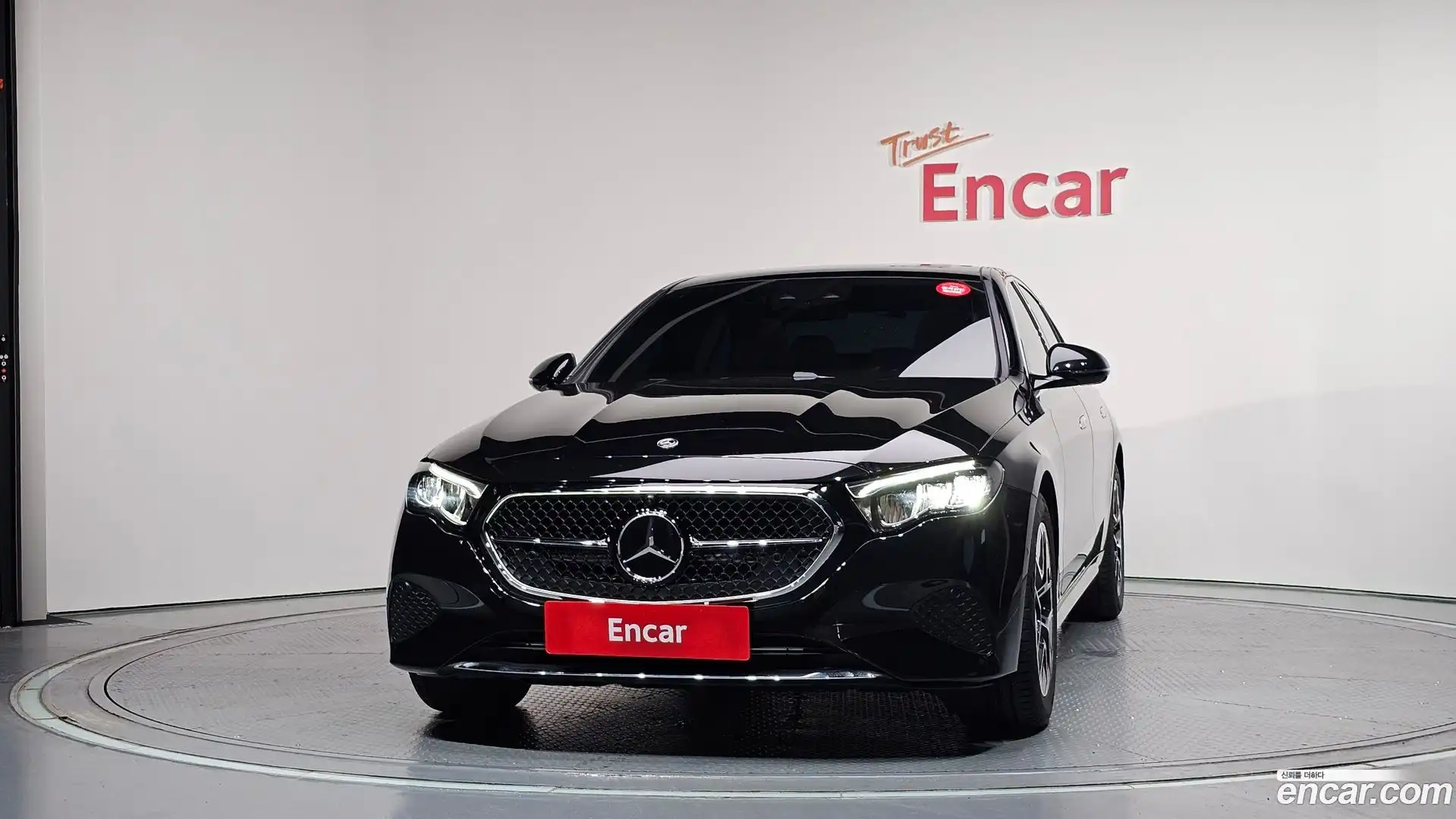E-Class Mercedes-Benz 2025.11-OUTER-003