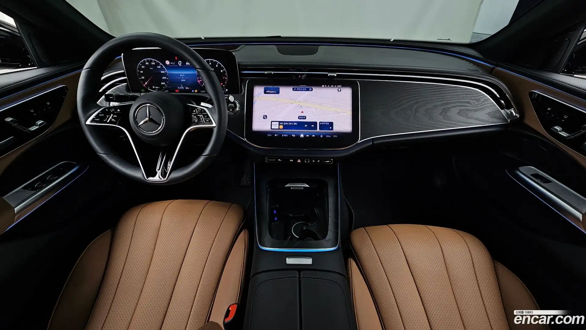 E-Class Mercedes-Benz 2025.11-INNER-007