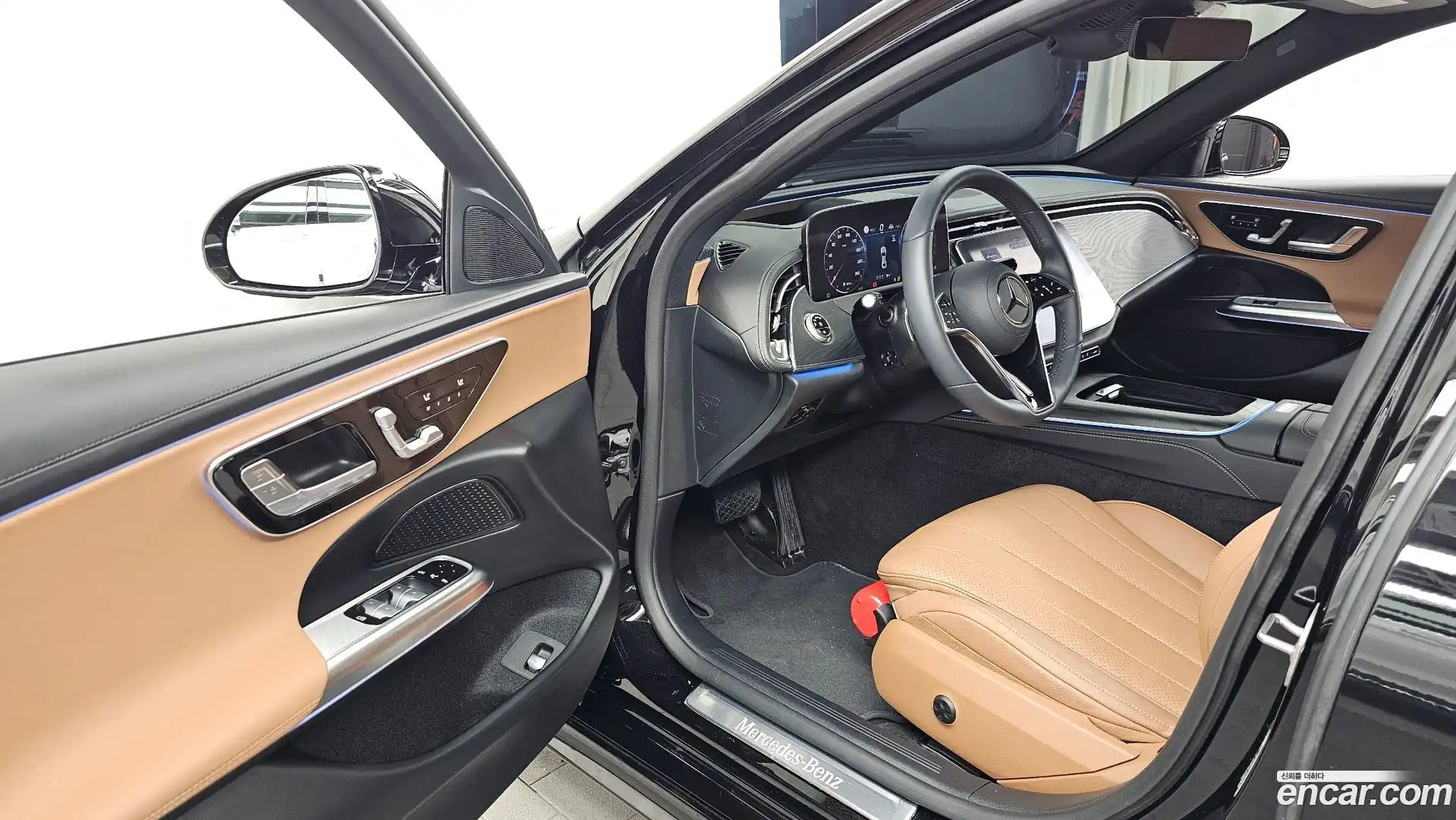 E-Class Mercedes-Benz 2025.11-INNER-010