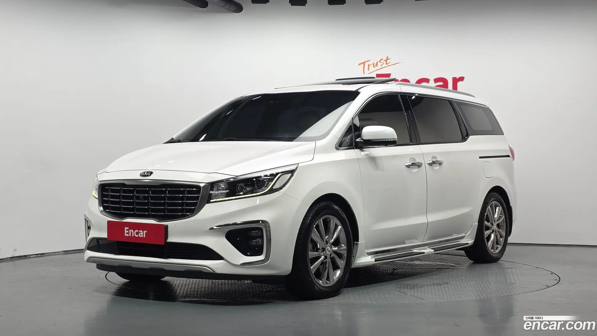 Main__Slider__Photo:Canival Kia 2019.5-0
