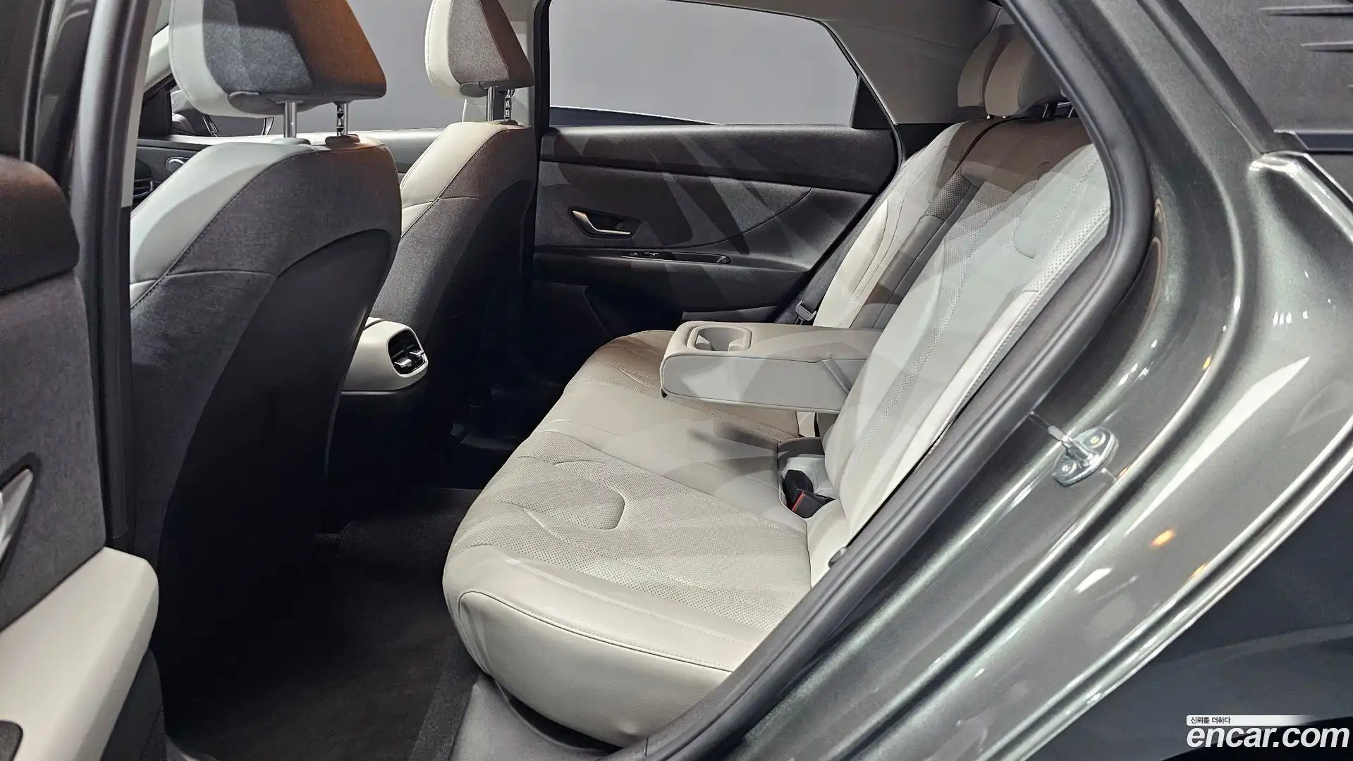 AVANTE Hyundai 2020.10-OPTION-016