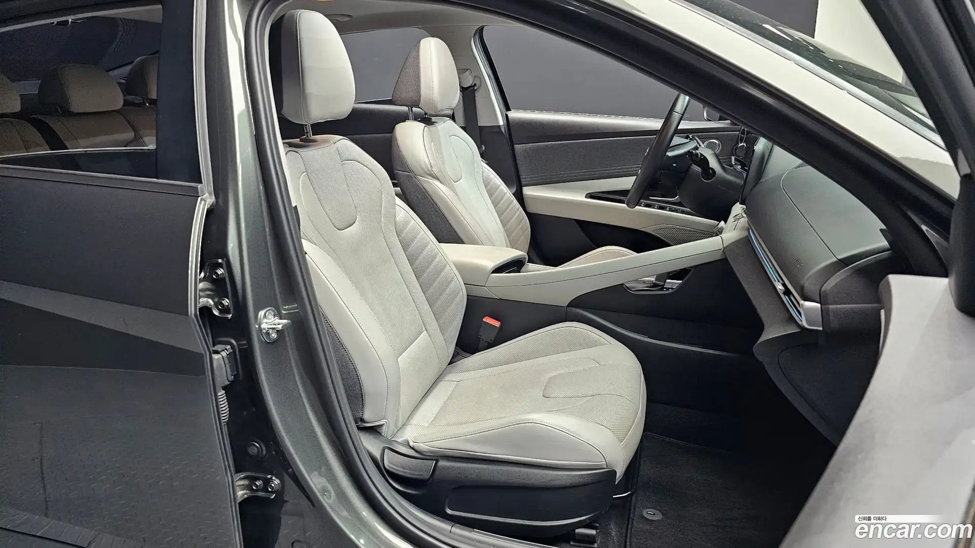 AVANTE Hyundai 2020.10-INNER-036