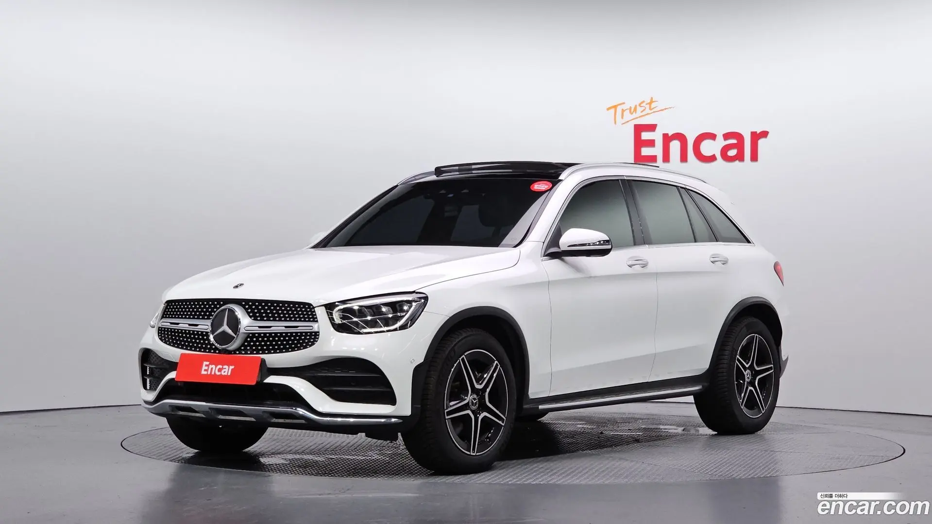 Main__Slider__Photo:GLC-Class Mercedes-Benz 2022.7-0