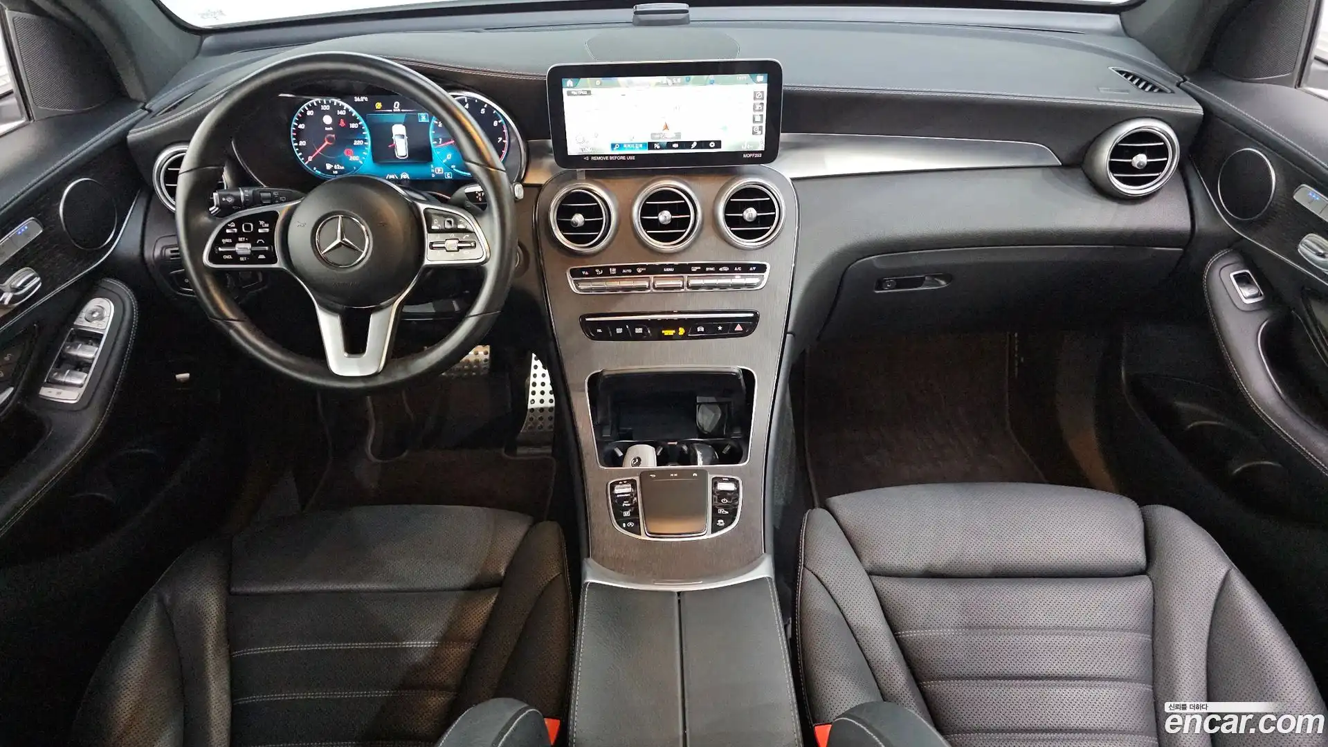 GLC-Class Mercedes-Benz 2022.7-INNER-007