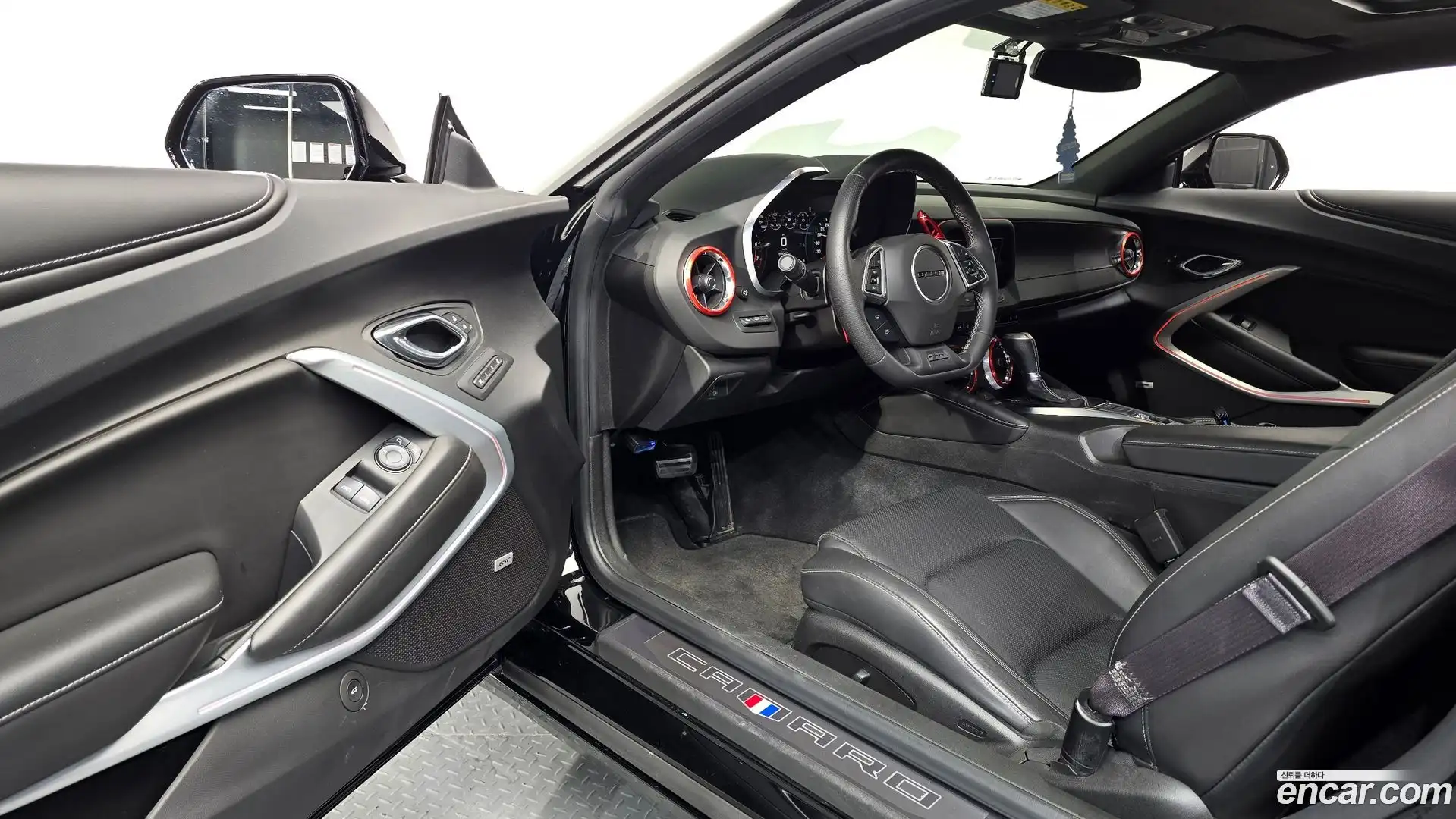 Camaro Chevrolet 2017.4-INNER-010
