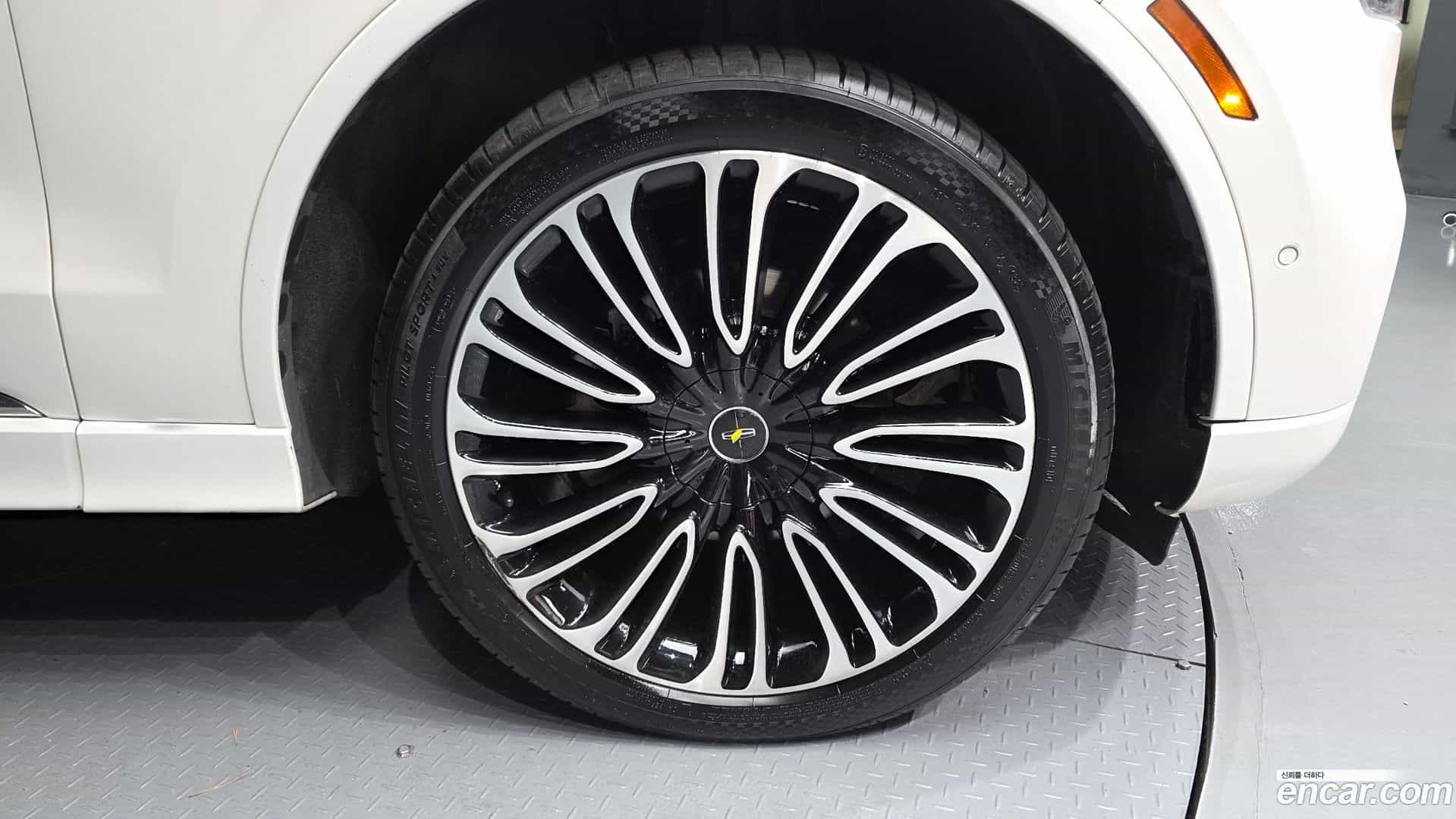 Aviator Lincoln 2020.3-OUTER-031