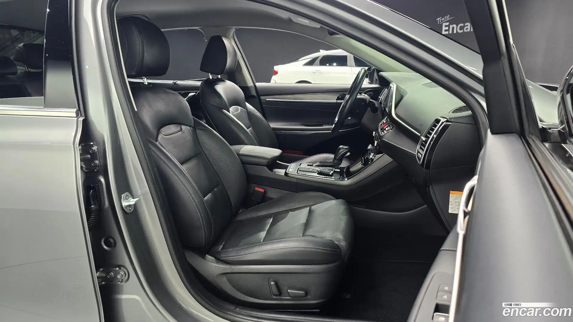 Grandeur Hyundai 2018.4-INNER-010