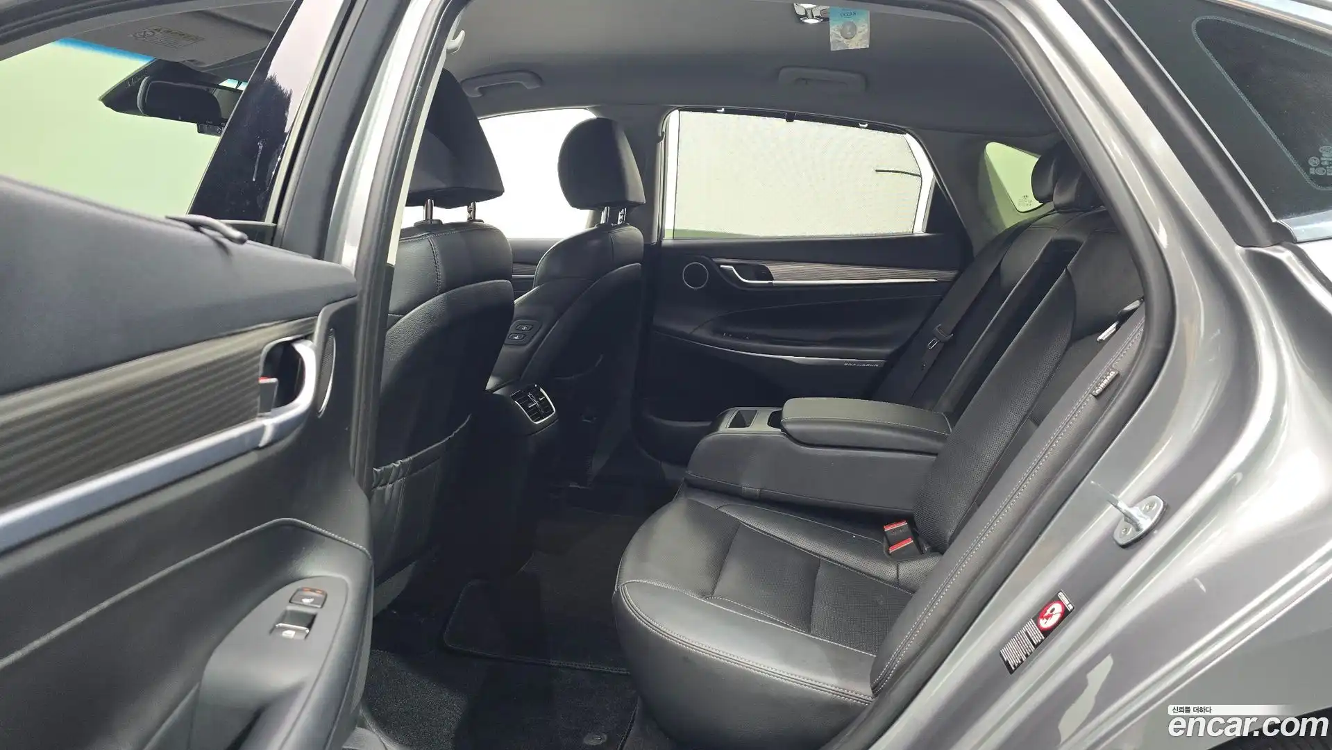 Grandeur Hyundai 2018.4-OPTION-016