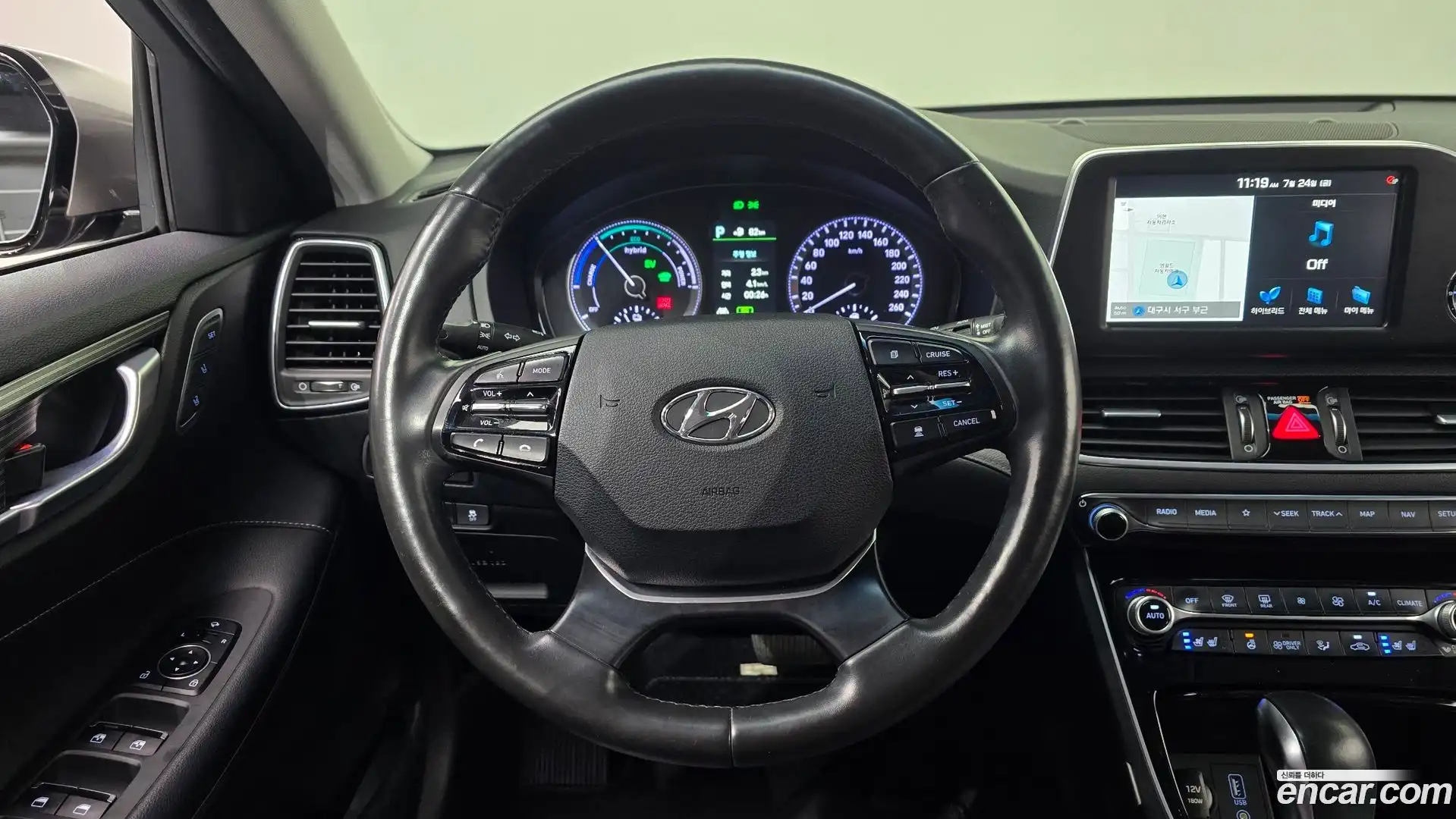 Grandeur Hyundai 2018.4-OPTION-017