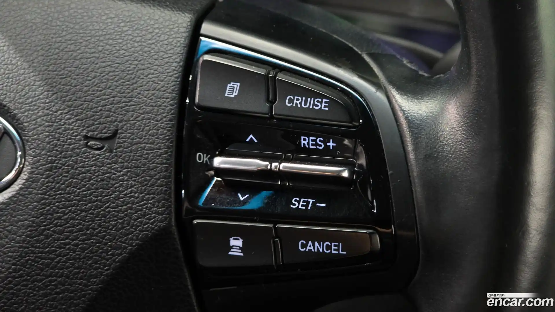 Grandeur Hyundai 2018.4-OPTION-021