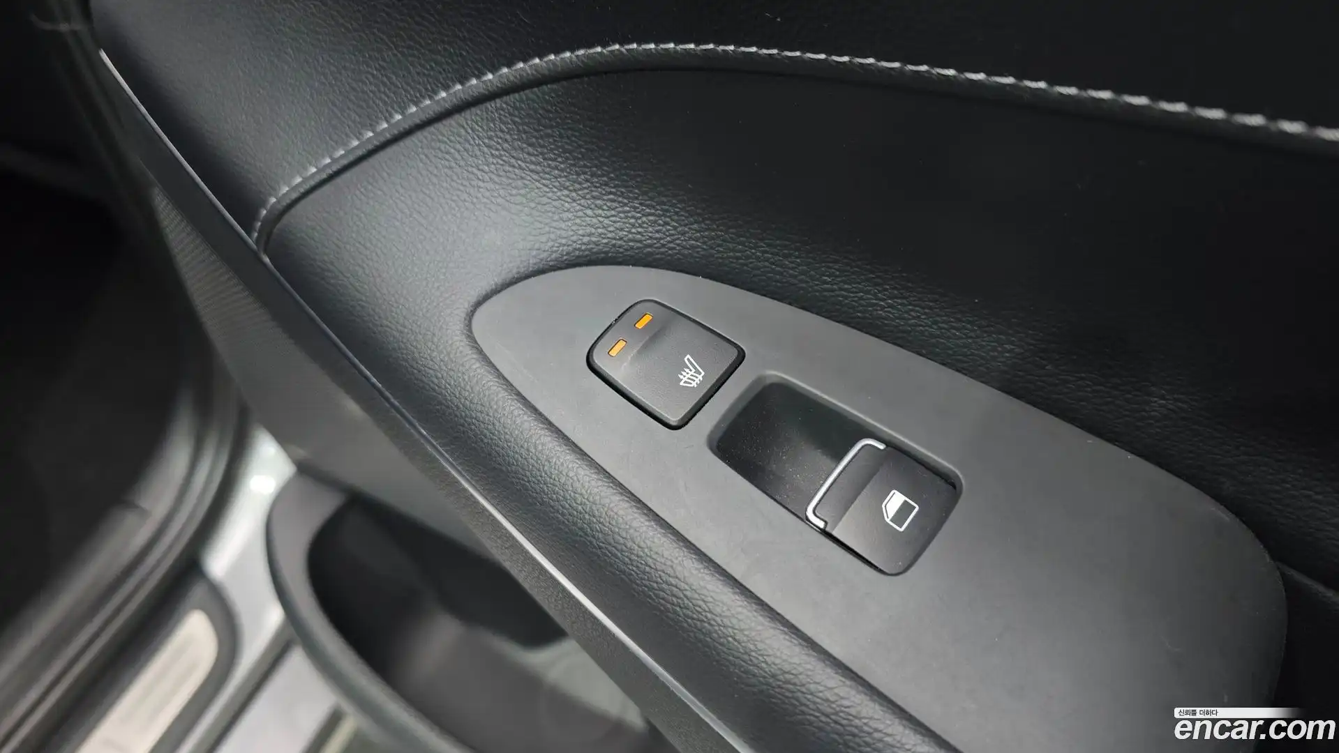 Grandeur Hyundai 2018.4-OPTION-041