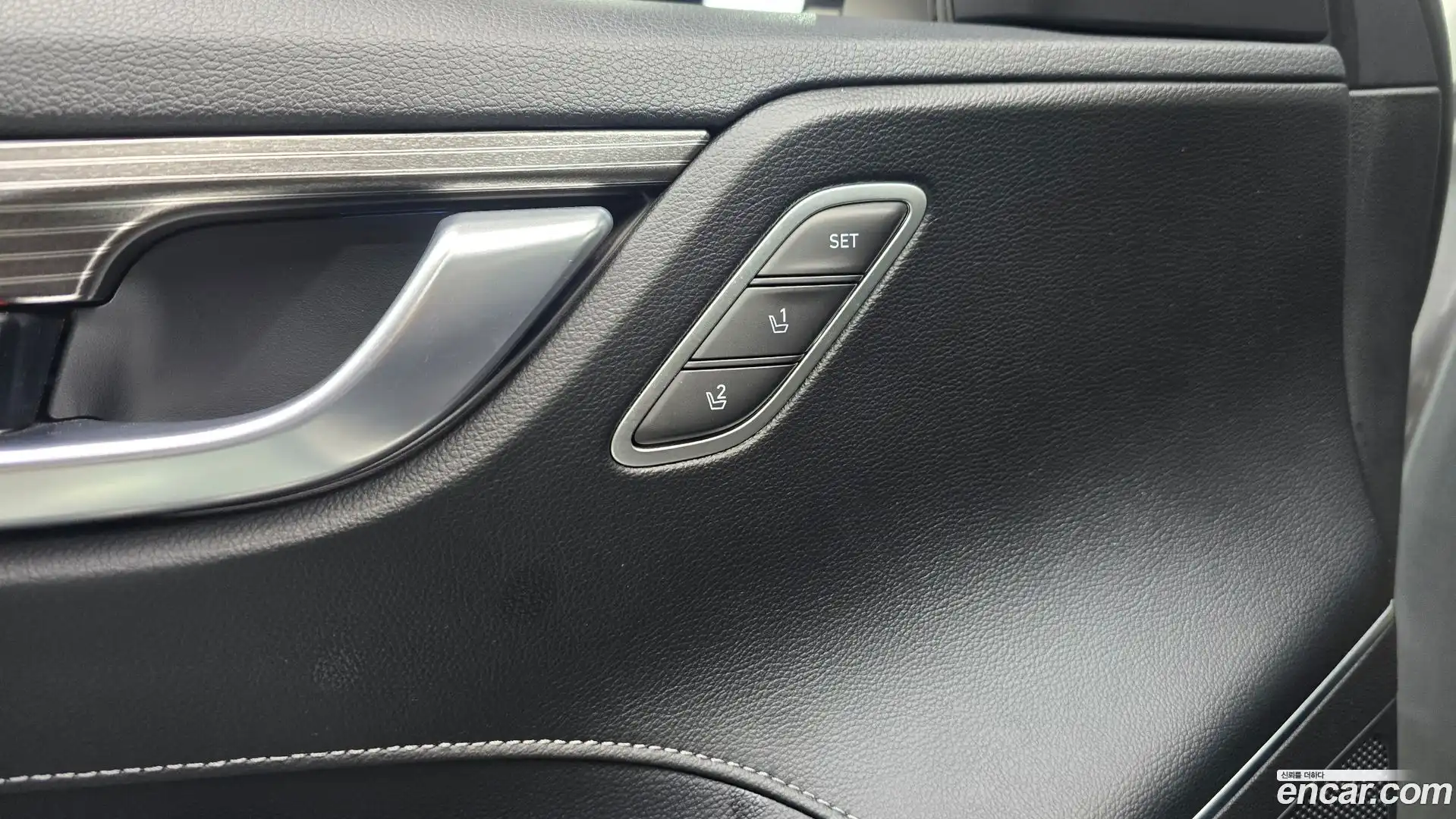 Grandeur Hyundai 2018.4-OPTION-042