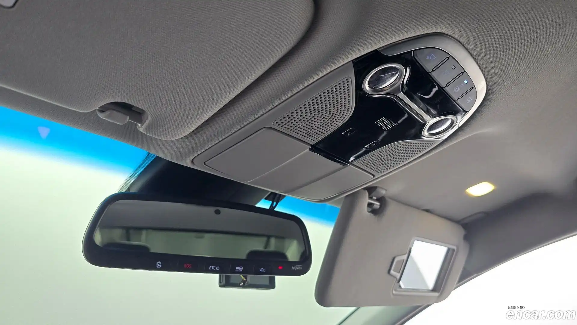 Grandeur Hyundai 2018.4-OPTION-043