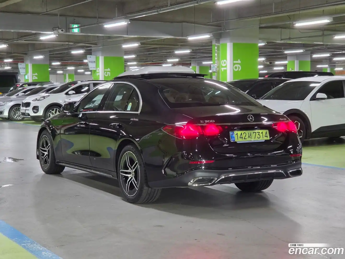E-Class Mercedes-Benz 2025.10-OUTER-004