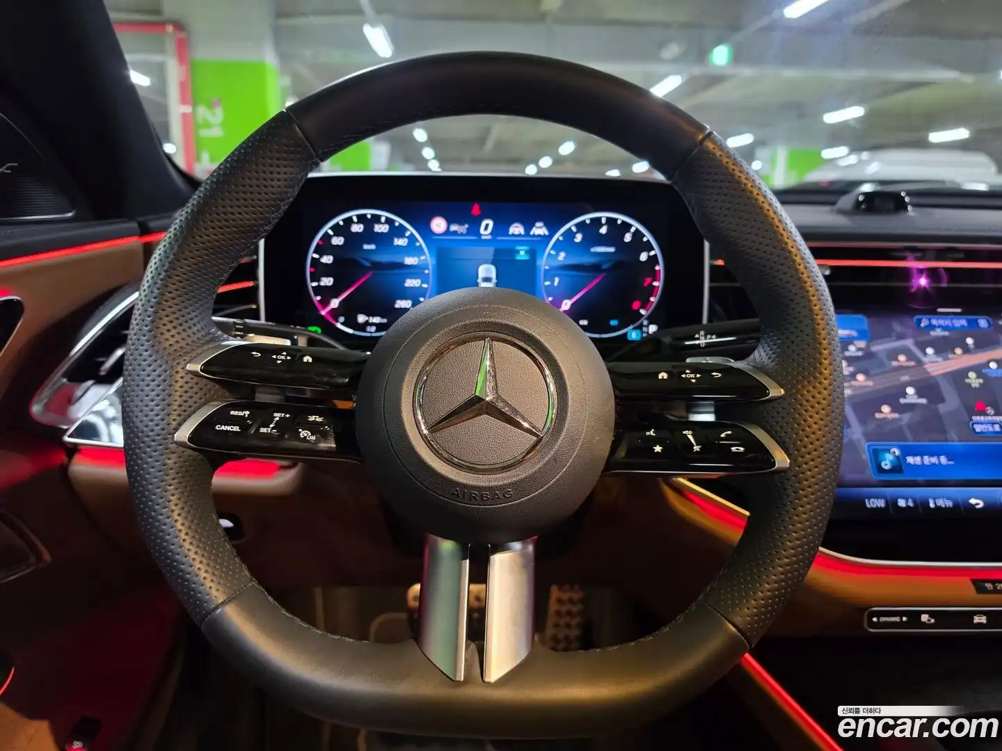 E-Class Mercedes-Benz 2025.10-INNER-009