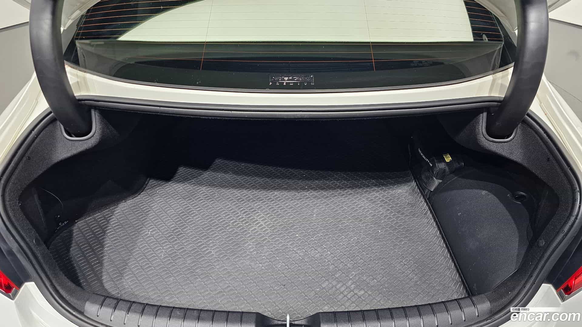 Grandeur Hyundai 2018.7-OPTION-021