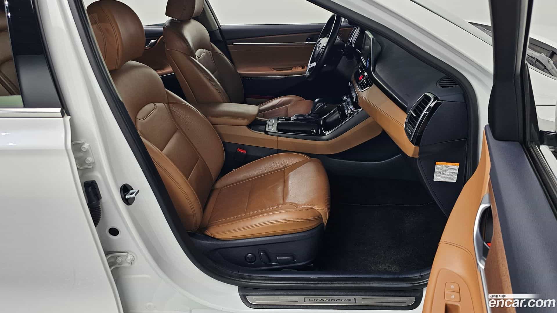 Grandeur Hyundai 2018.7-INNER-036