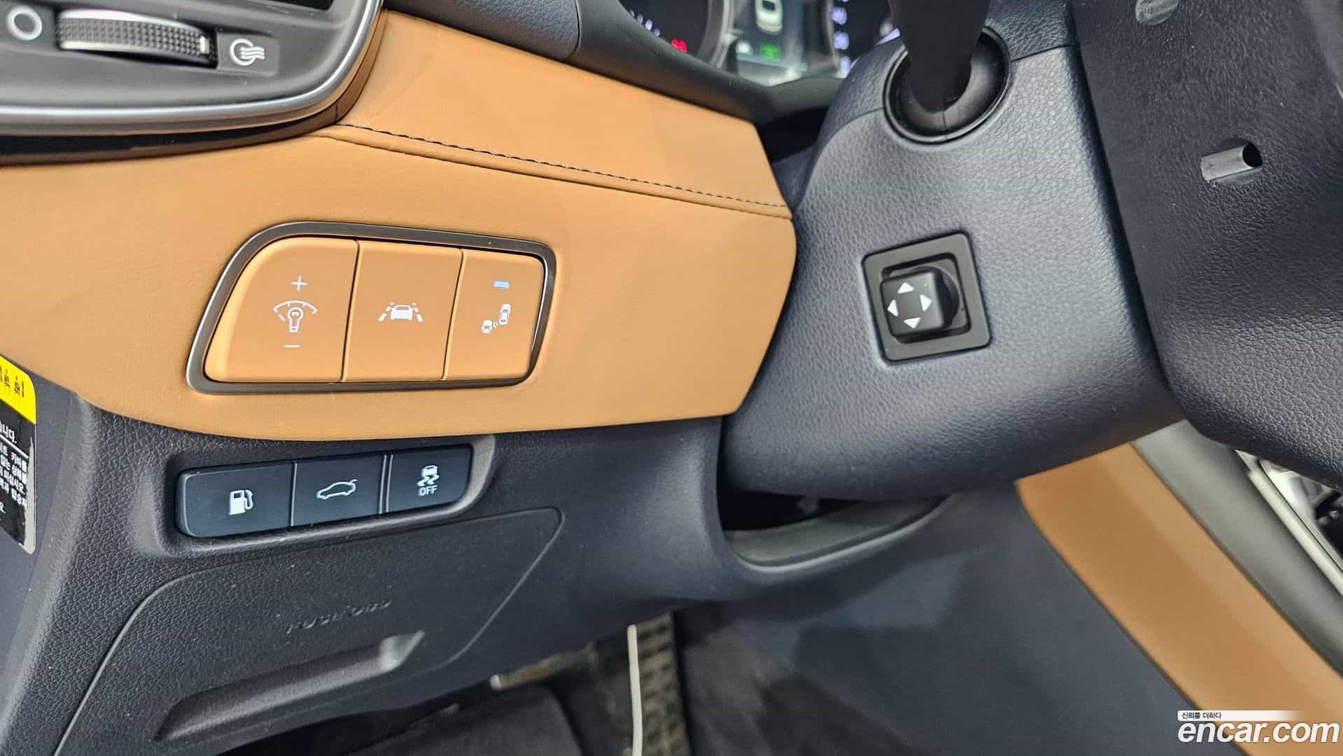Grandeur Hyundai 2018.7-OPTION-040