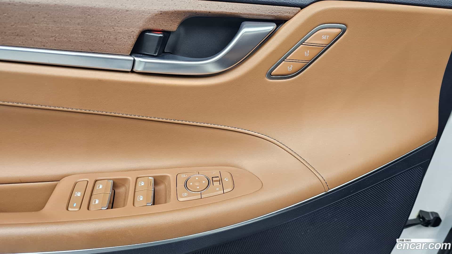 Grandeur Hyundai 2018.7-OPTION-042