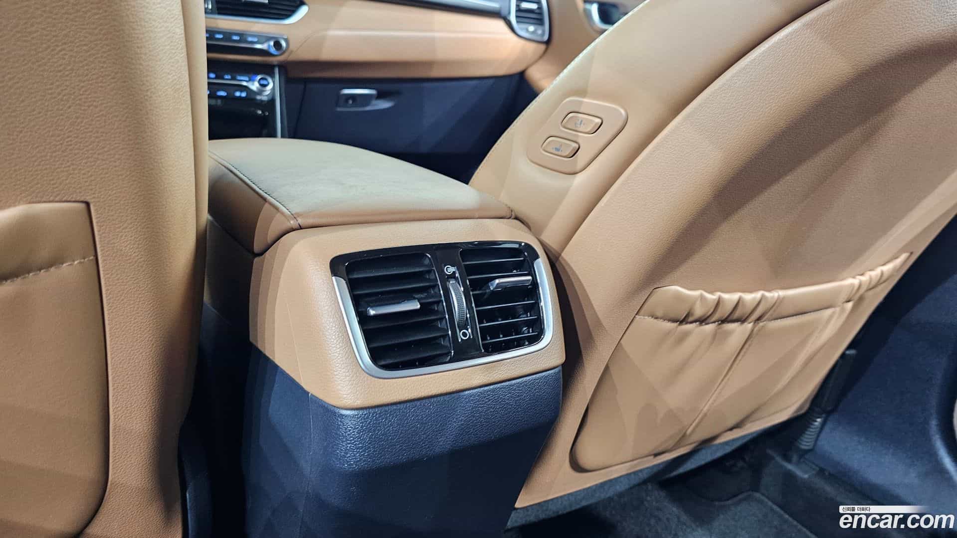 Grandeur Hyundai 2018.7-OPTION-044