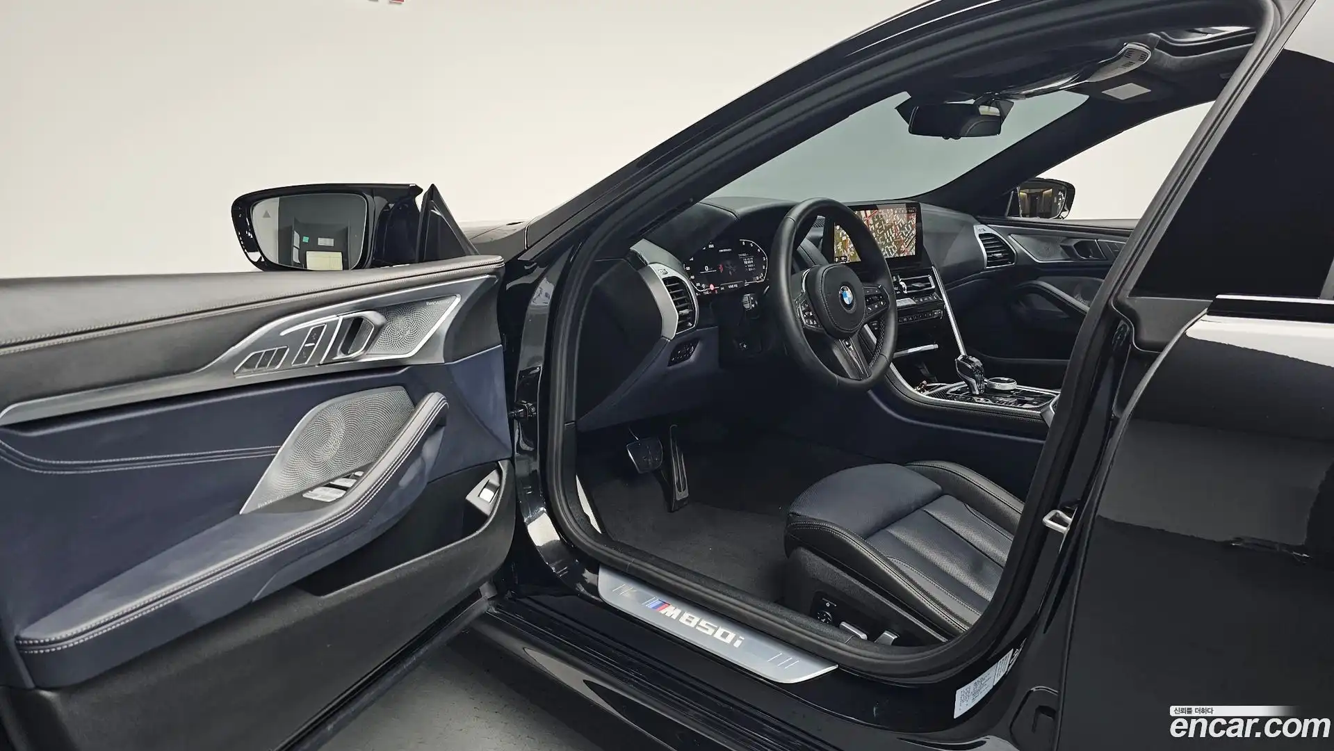 8-Series BMW 2025.2-INNER-010