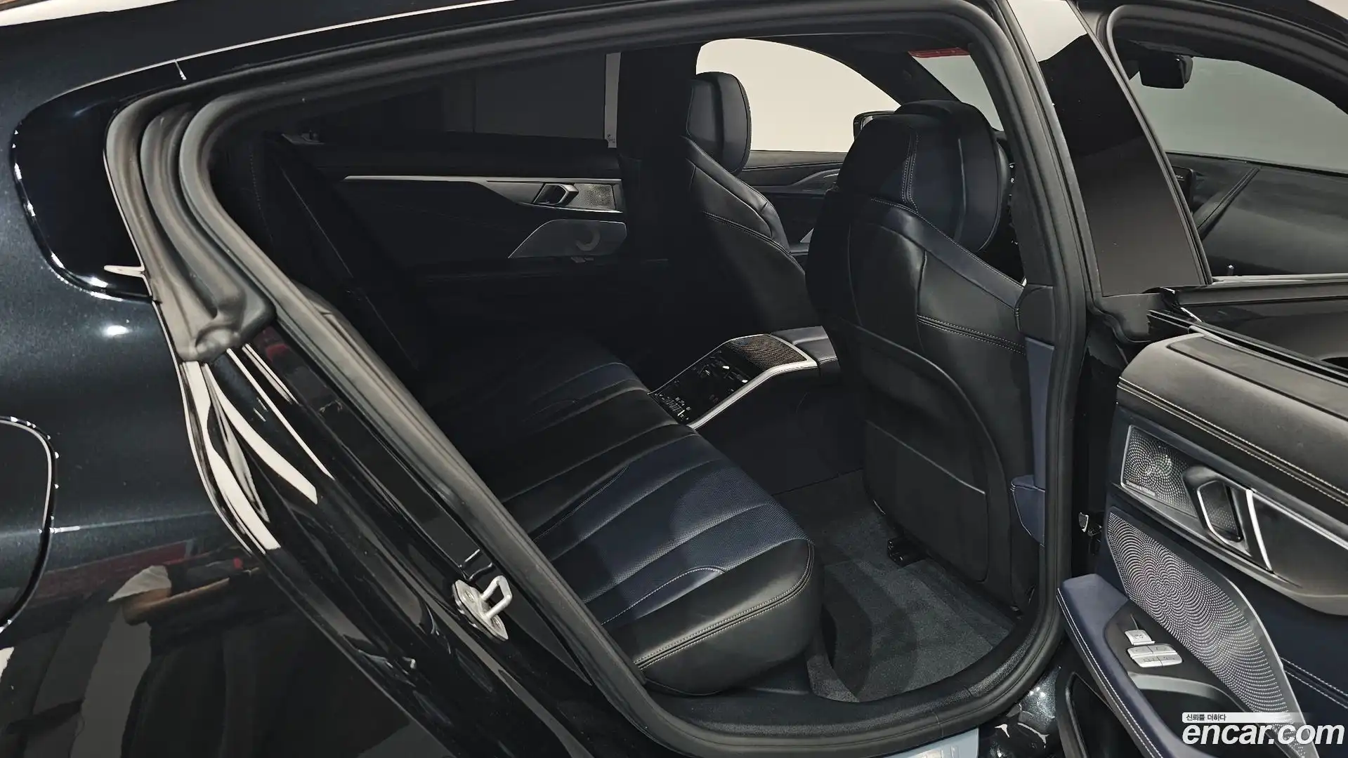 8-Series BMW 2025.2-OPTION-016