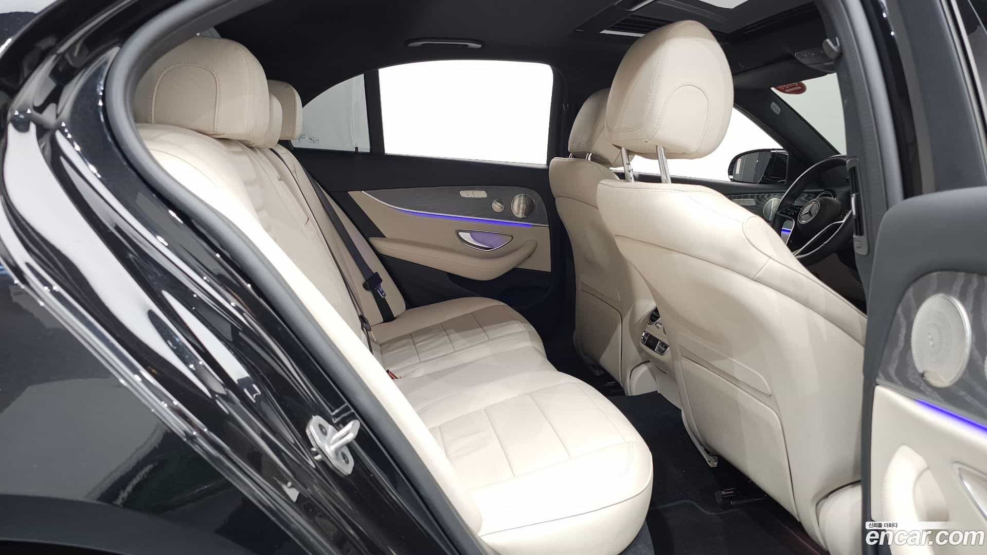 E-Class Mercedes-Benz 2023.4-OPTION-015
