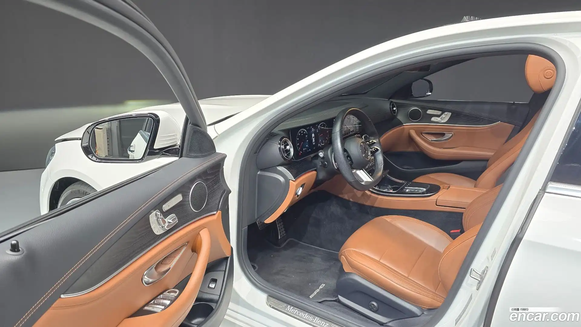 E-Class Mercedes-Benz 2021.6-INNER-010