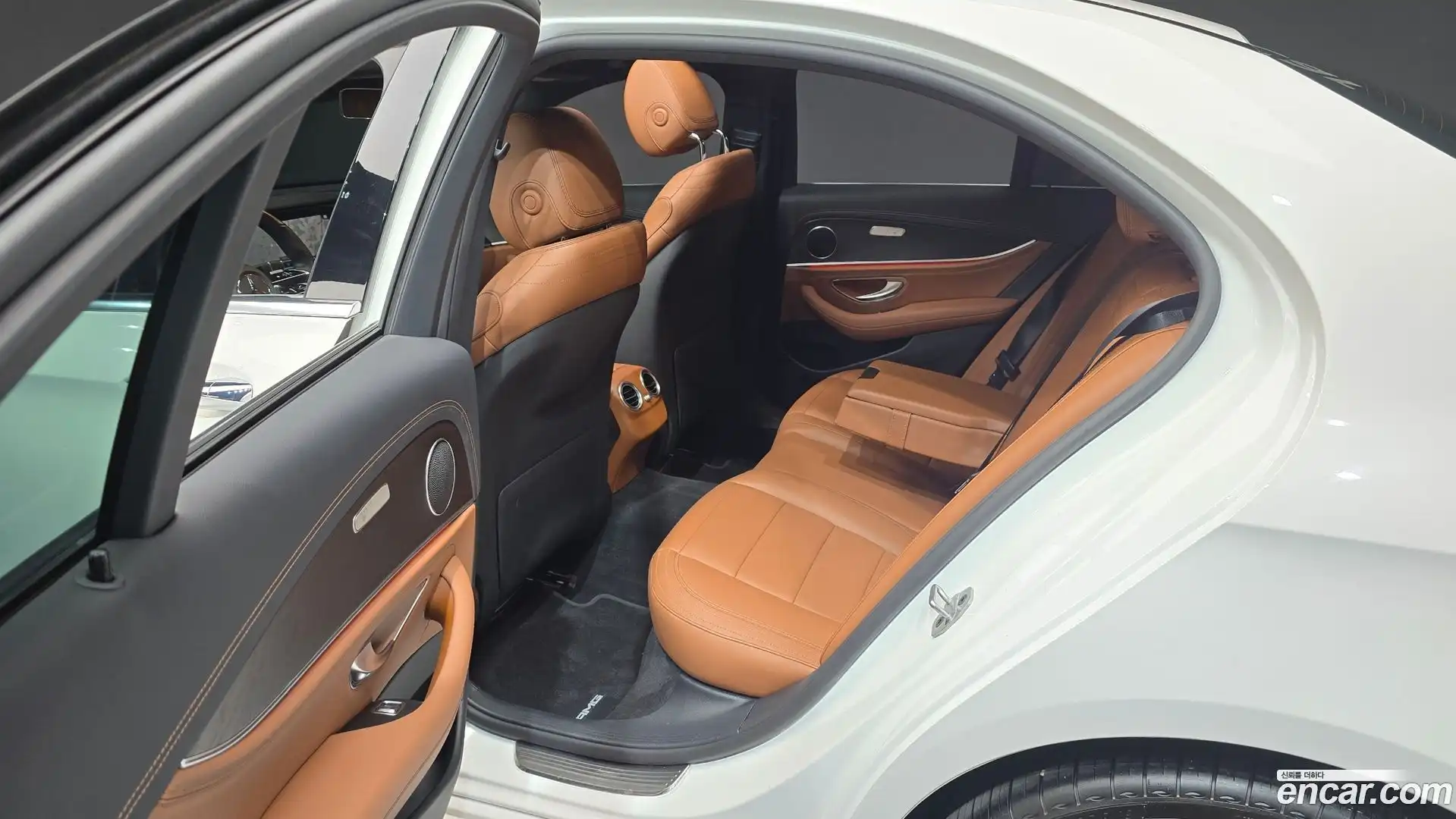 E-Class Mercedes-Benz 2021.6-OPTION-015