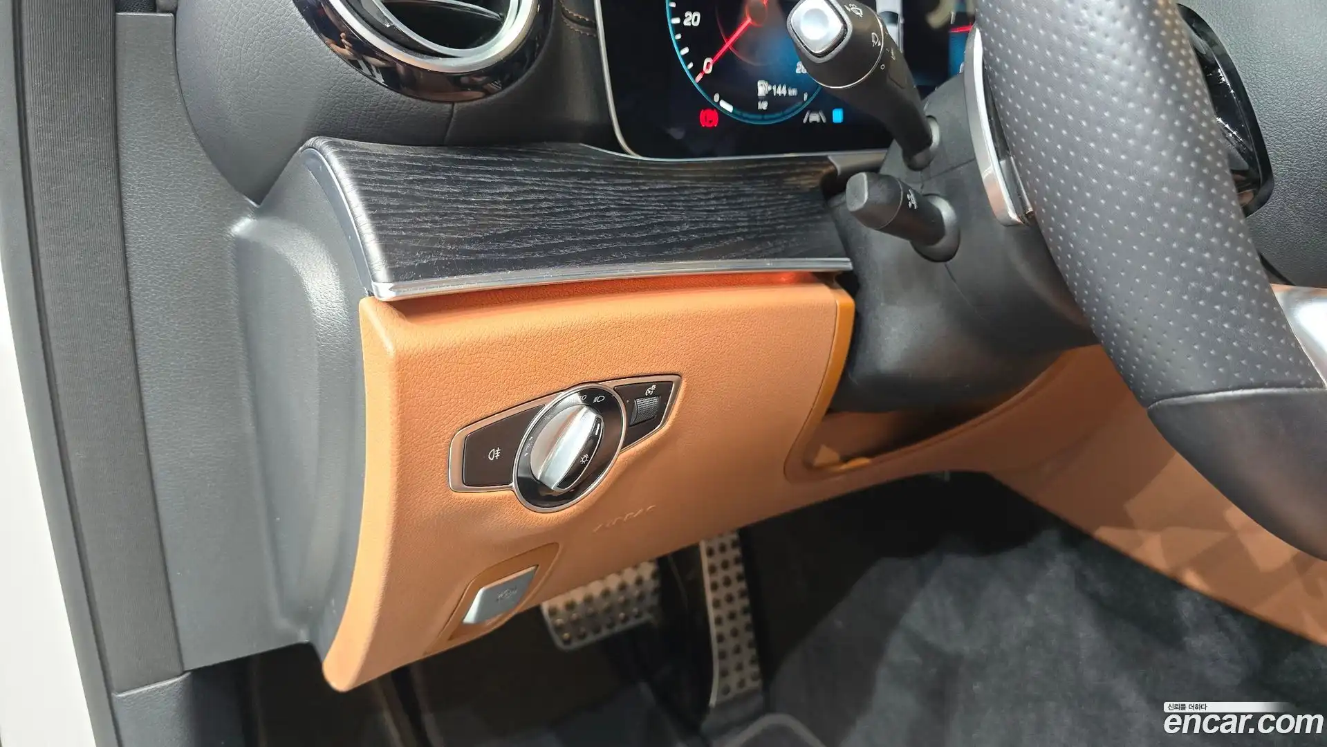 E-Class Mercedes-Benz 2021.6-OPTION-018