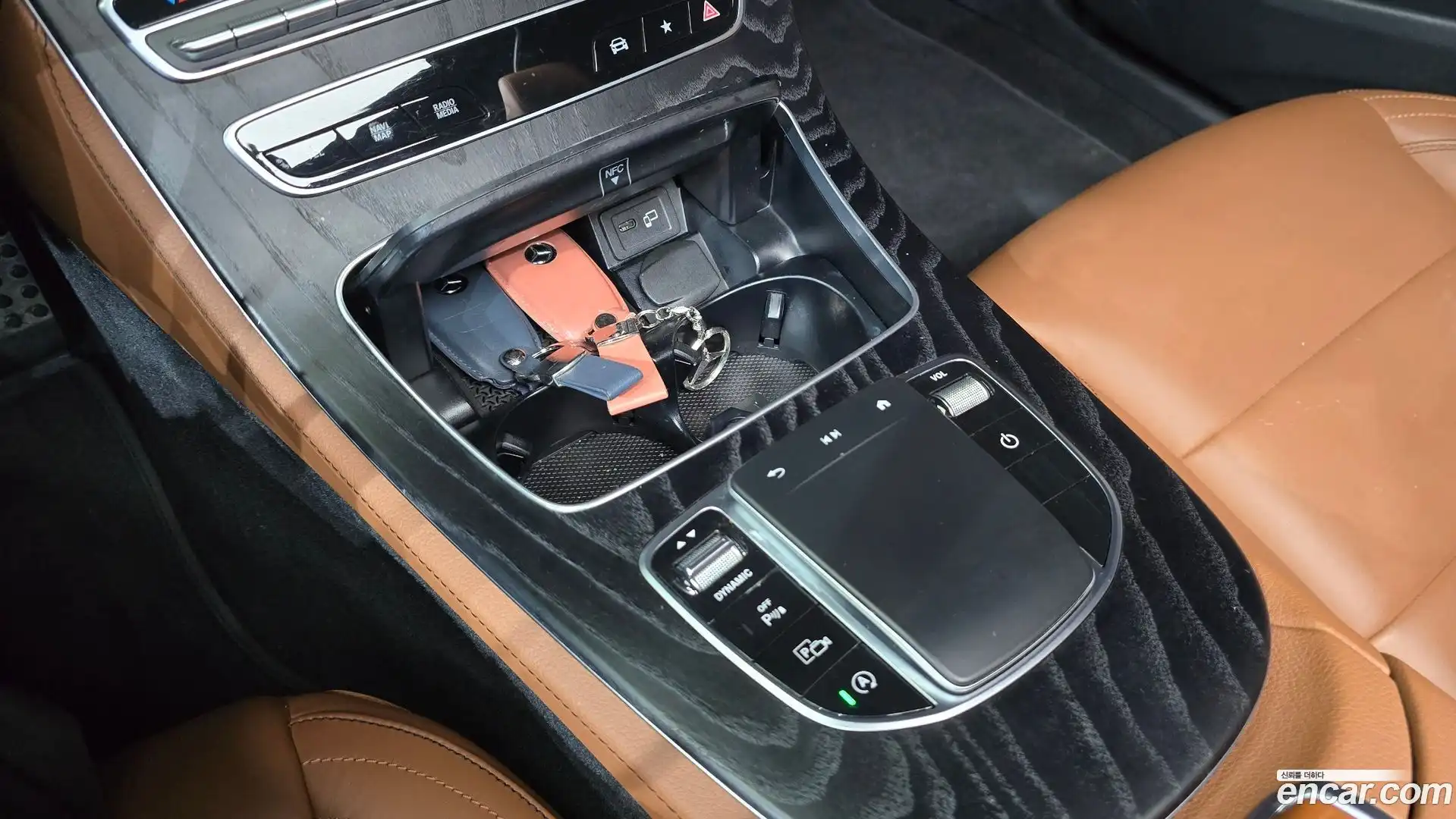 E-Class Mercedes-Benz 2021.6-OPTION-024